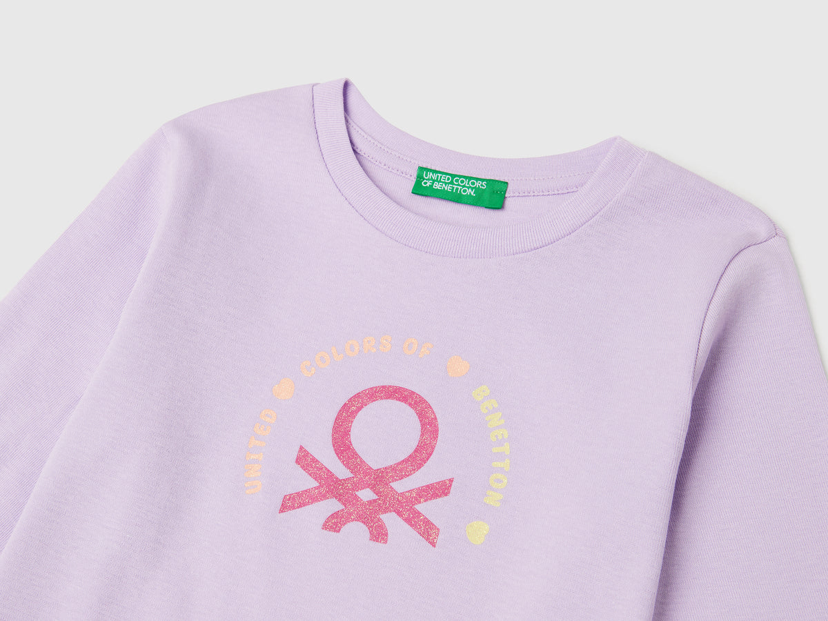 T-shirt slim fit con stampa glitter