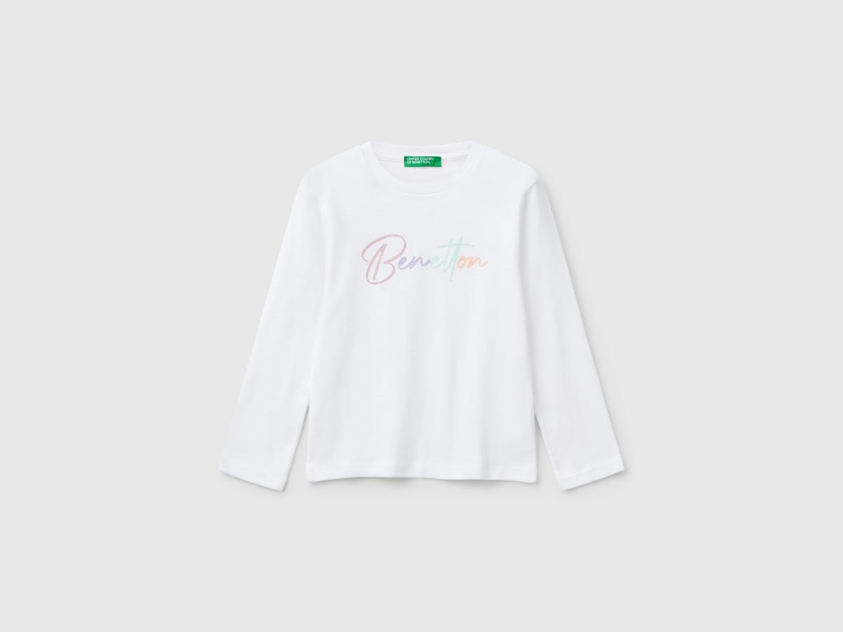 T-shirt slim fit con stampa glitter