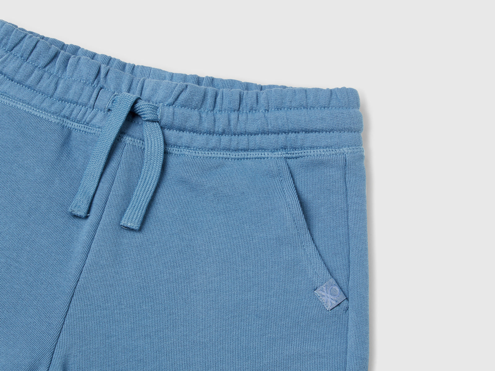 Bermuda in felpa di puro cotone da bambino azzurro 3 | Benetton Outlet
