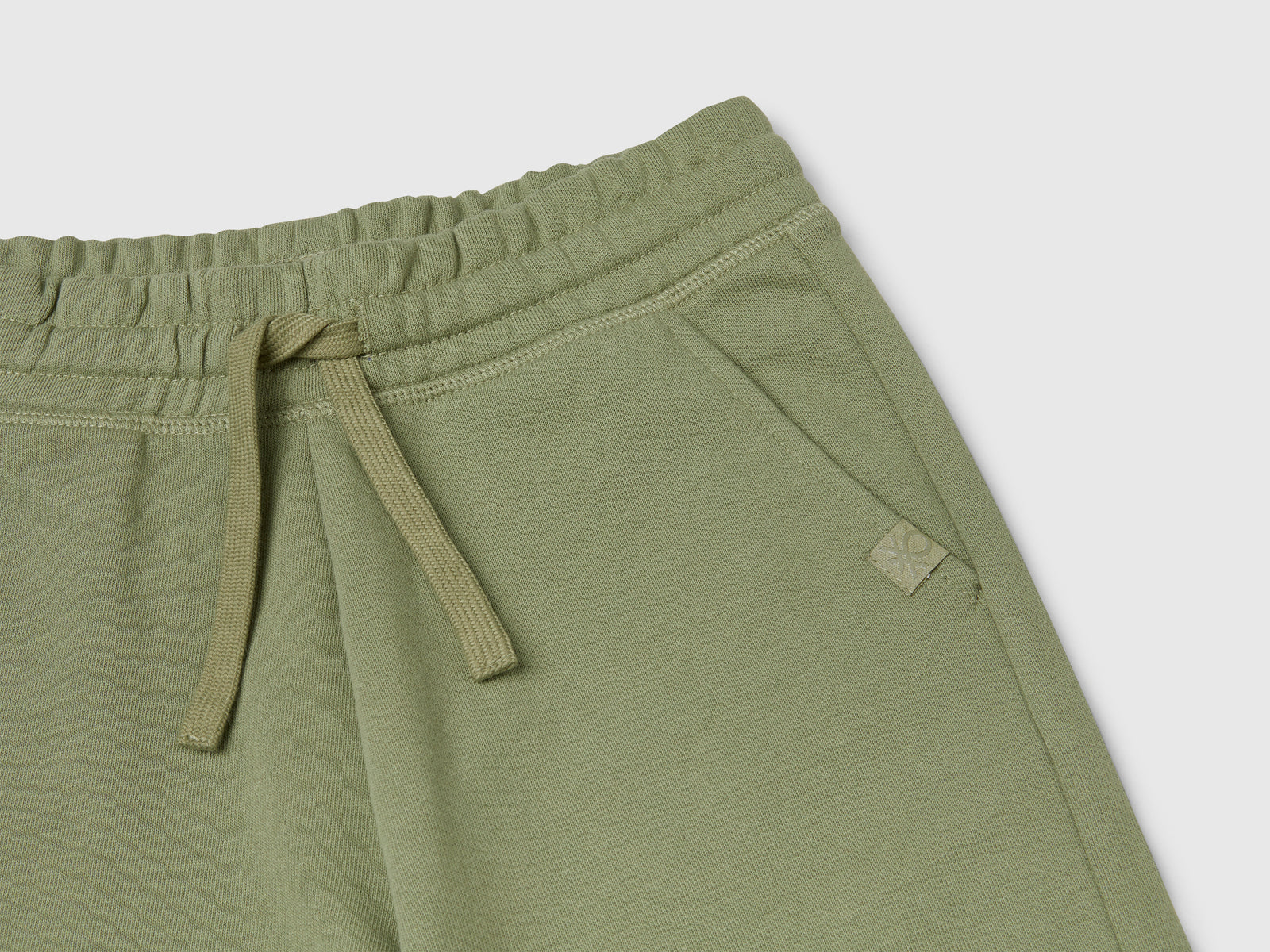 Bermuda in felpa di puro cotone da bambino verde oliva 3 | Benetton Outlet