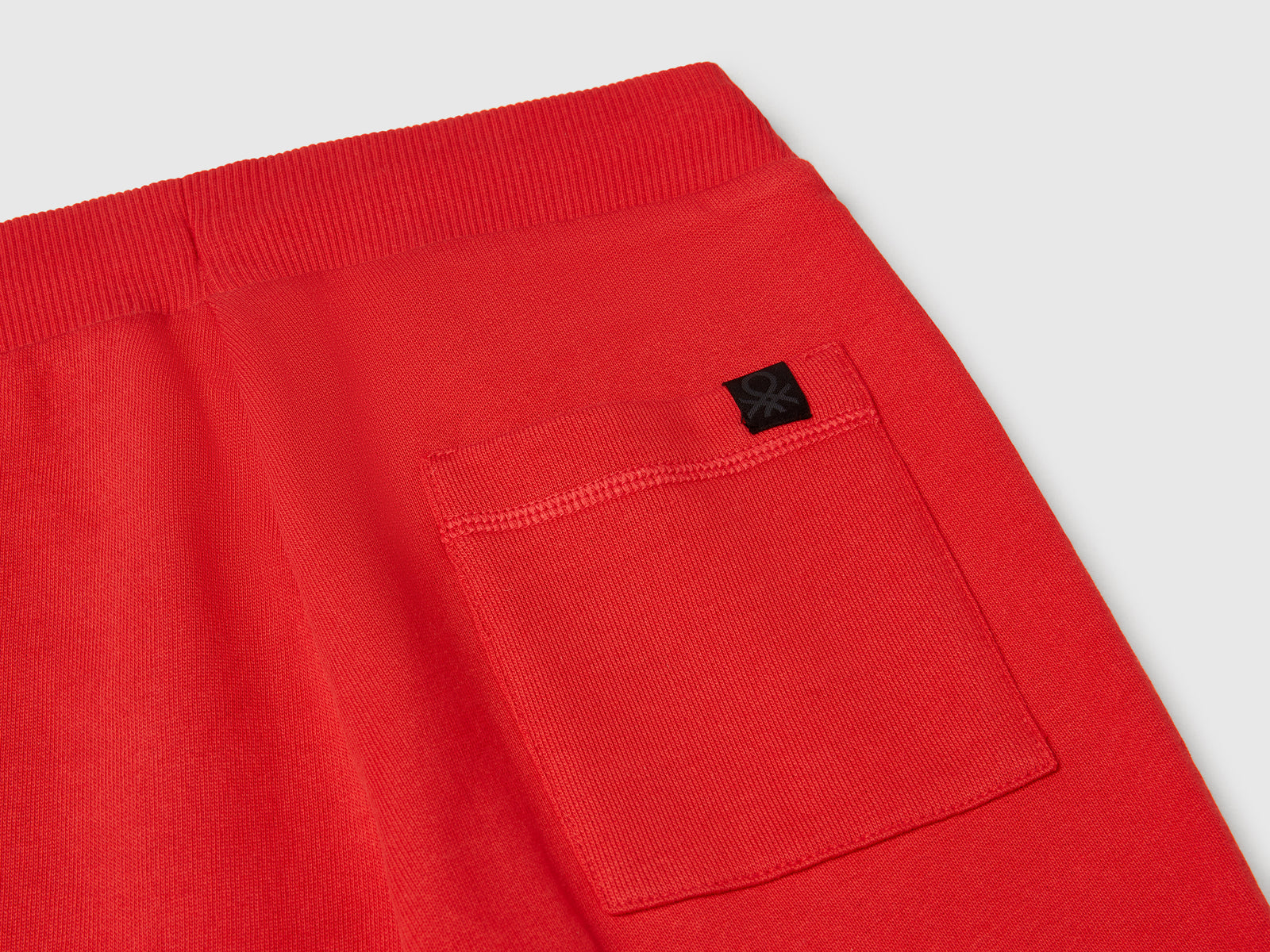 Pantaloni sportivi con coulisse da bambino rosso 3 | Benetton Outlet
