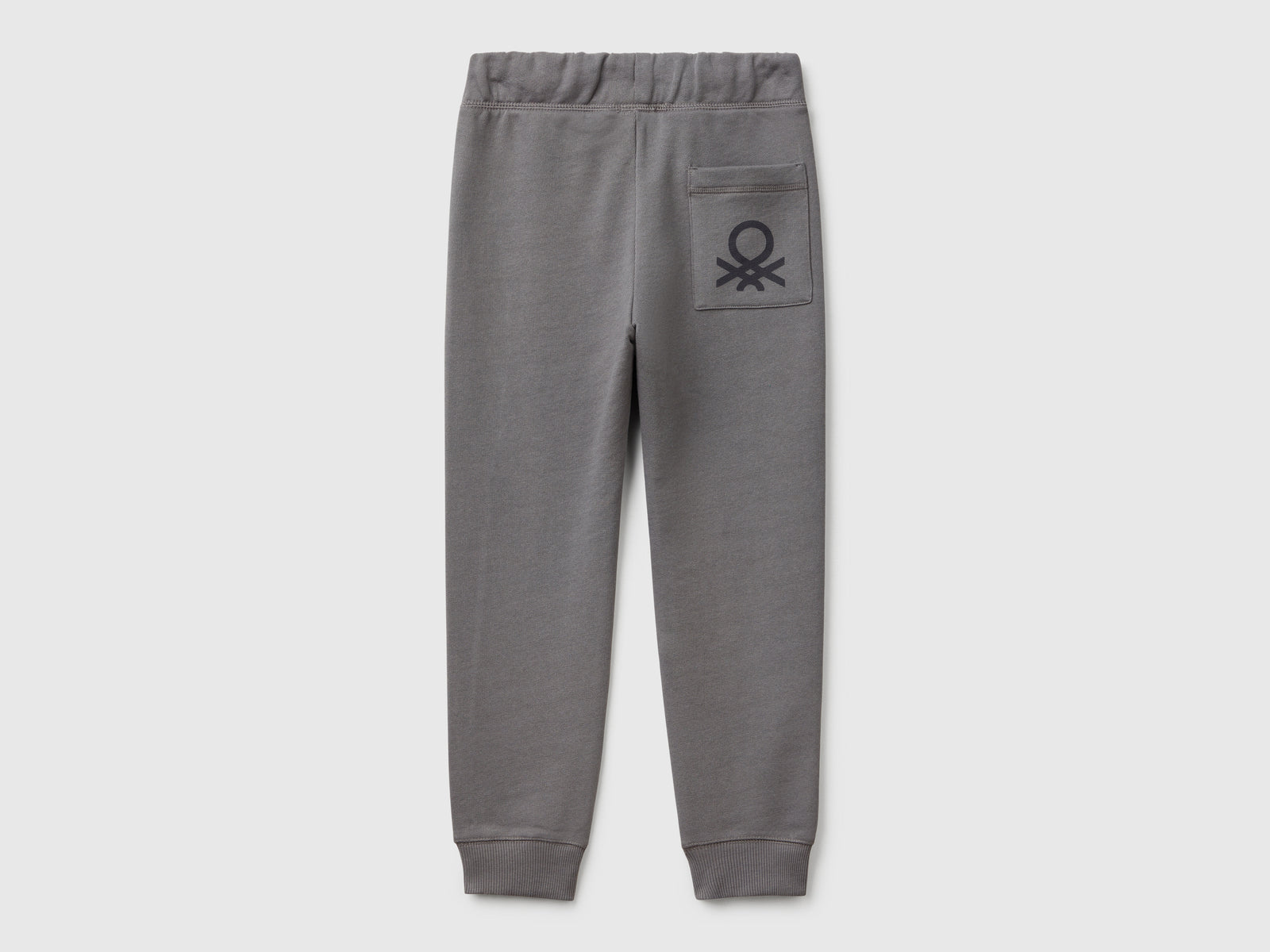 Pantaloni in felpa con logo da bambino grigio scuro 2 | Benetton Outlet