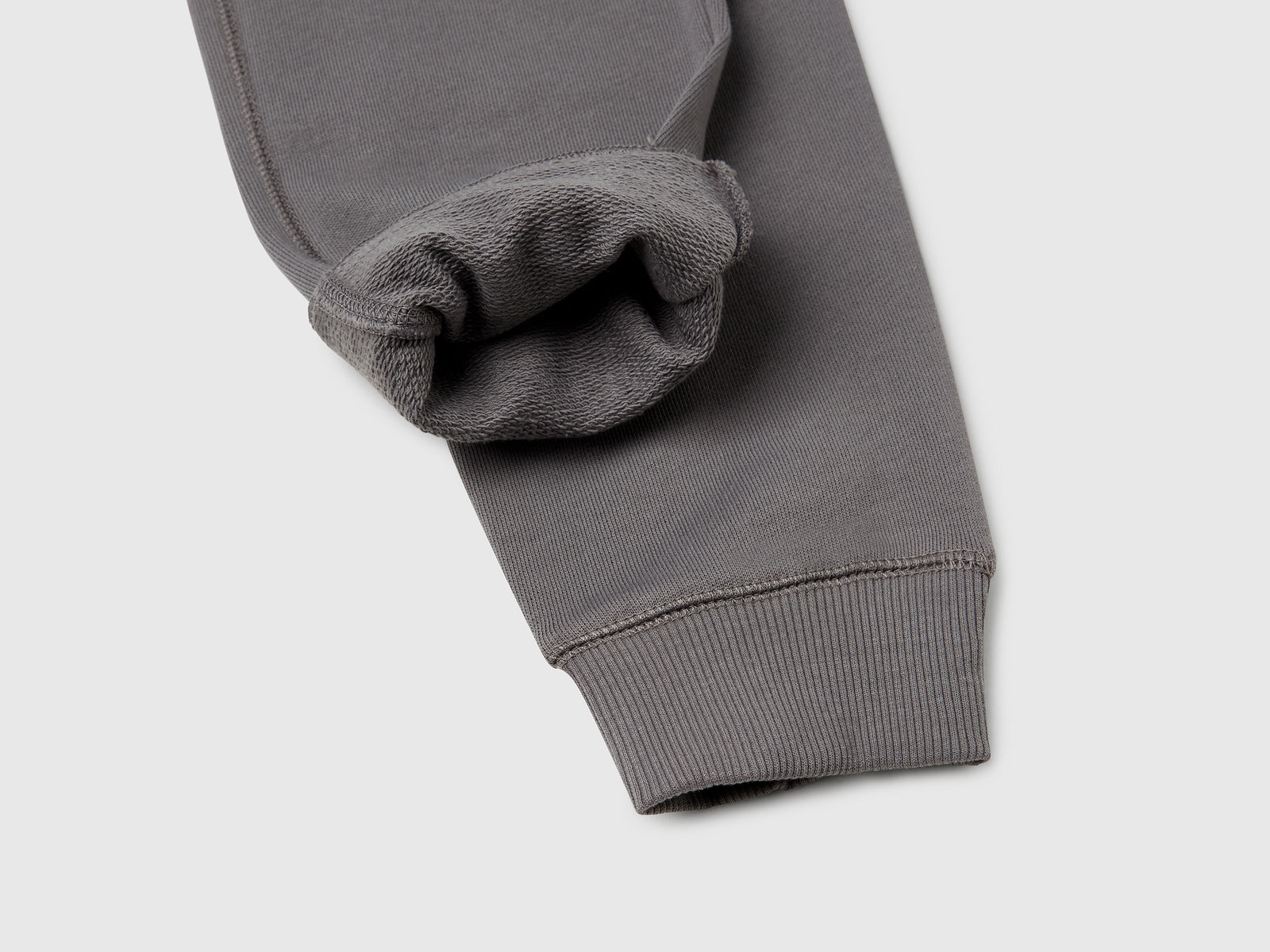 Pantaloni in felpa con logo da bambino grigio scuro 3 | Benetton Outlet