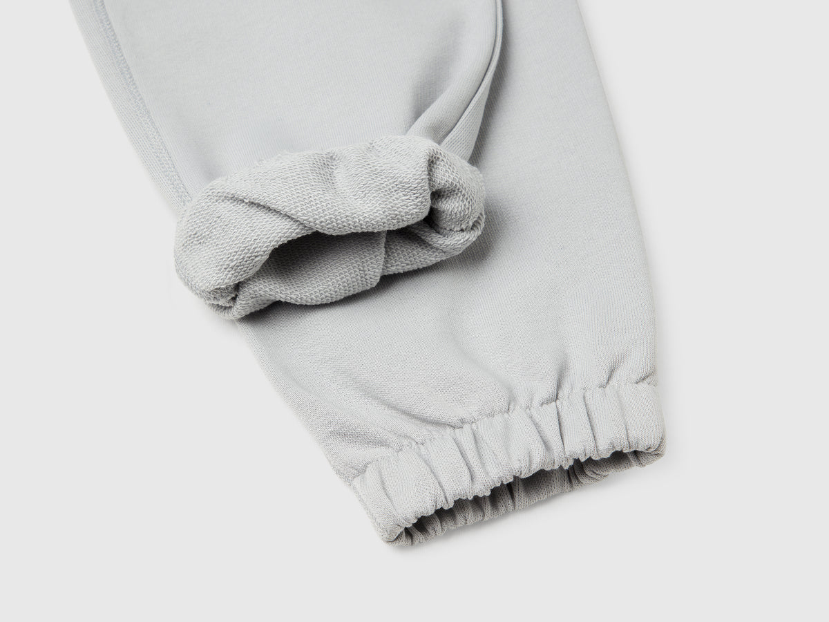 Joggers con stampa sul retro