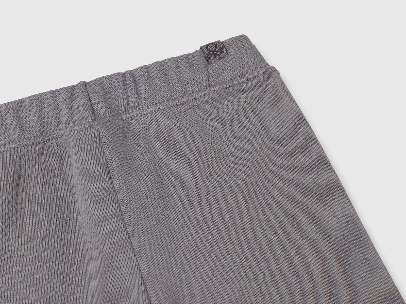 Joggers in felpa regular fit da bimbo grigio scuro 3 | Benetton Outlet