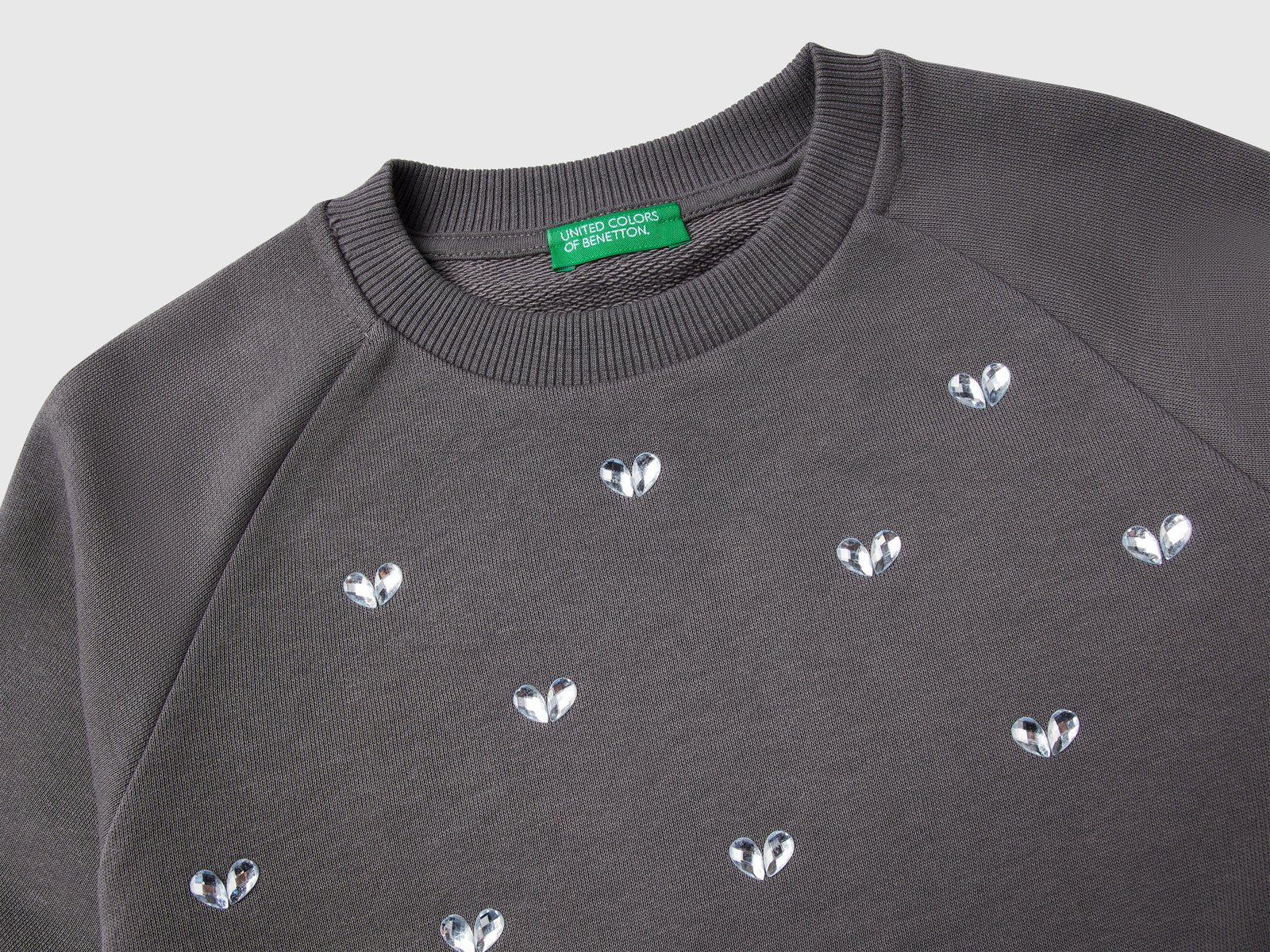 Felpa con strass cuore da bambina grigio scuro 3 | Benetton Outlet