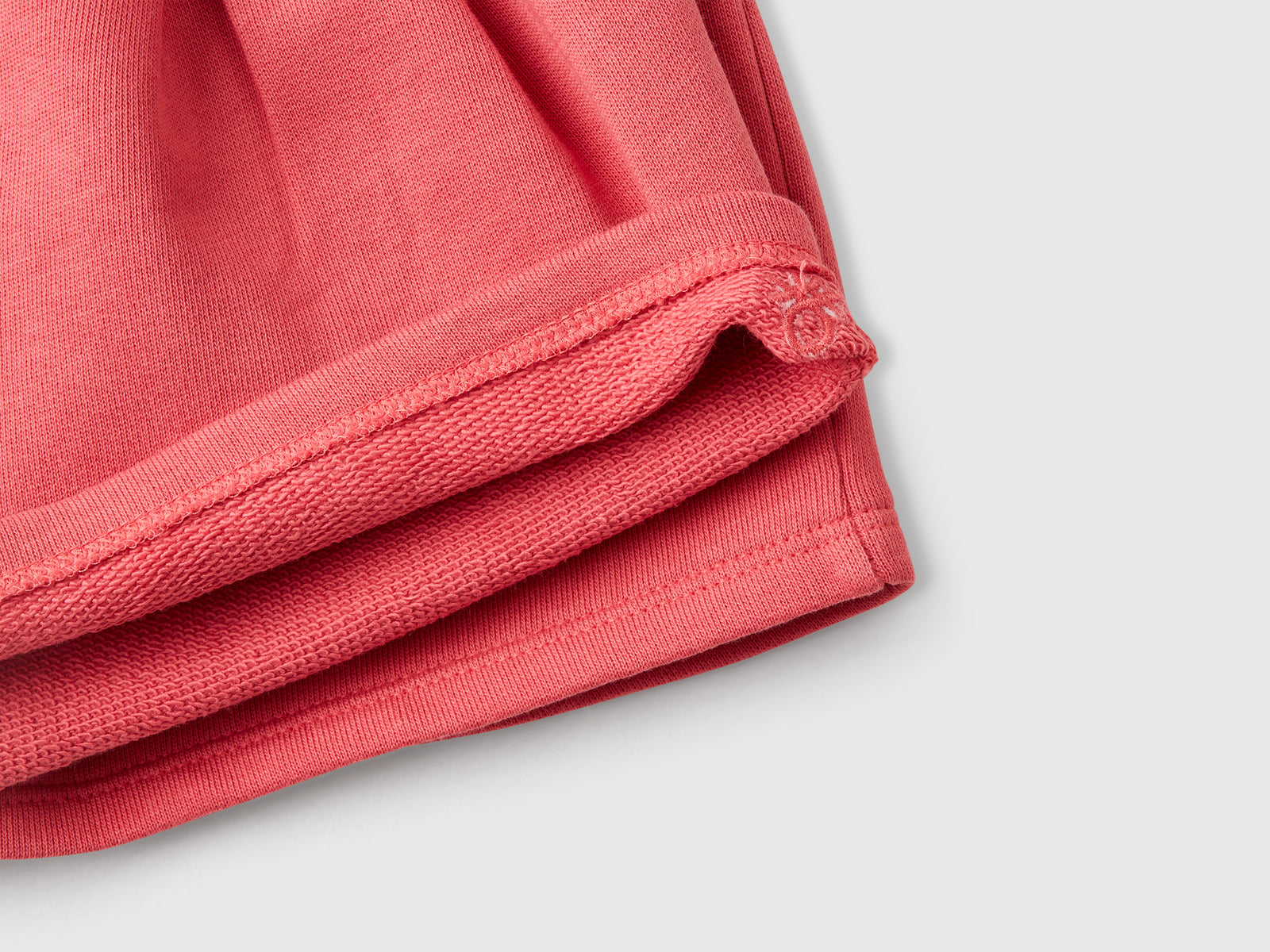 Shorts in felpa di cotone da bimba salmone 3 | Benetton Outlet