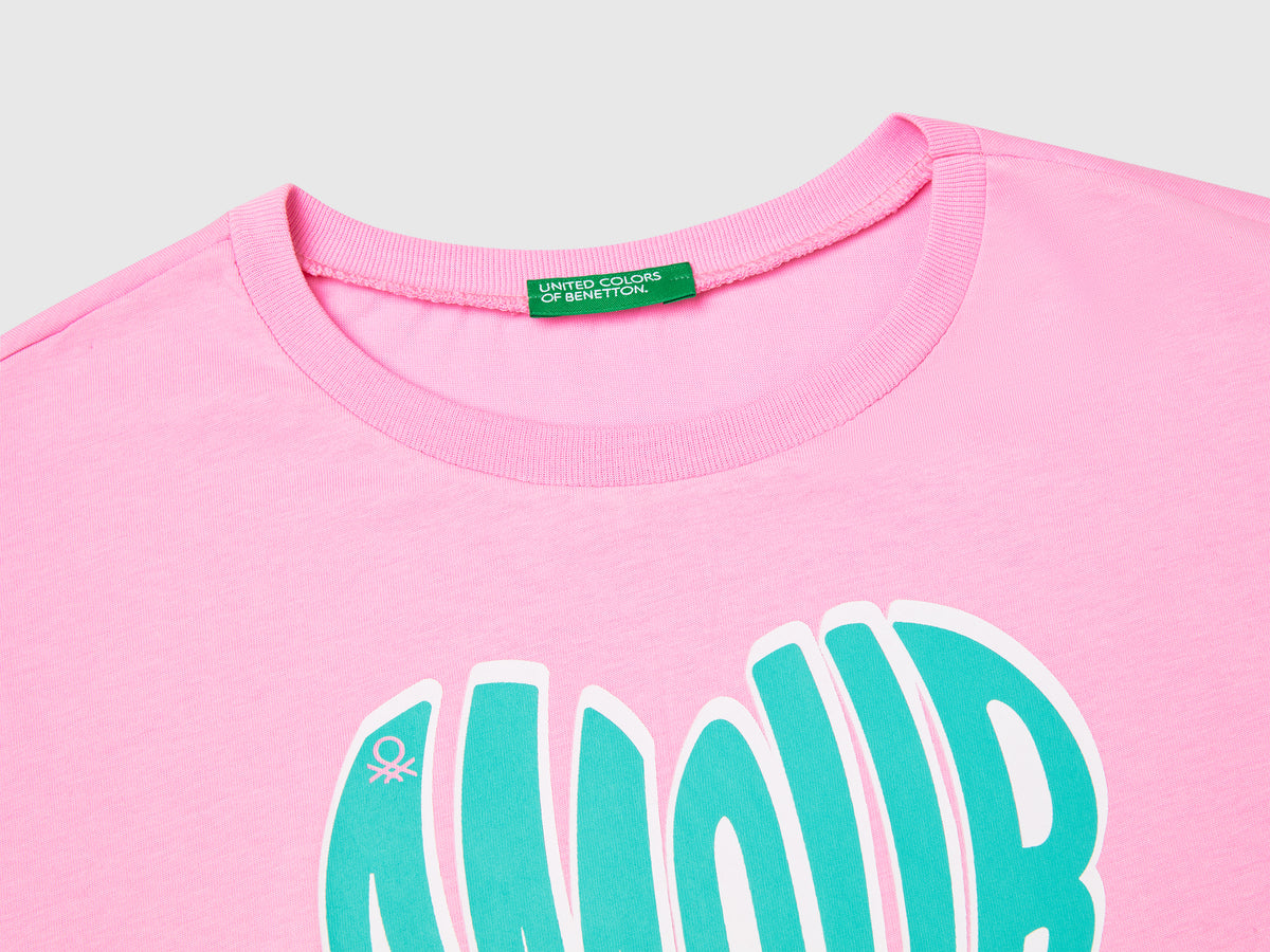 T-shirt con stampa fluo