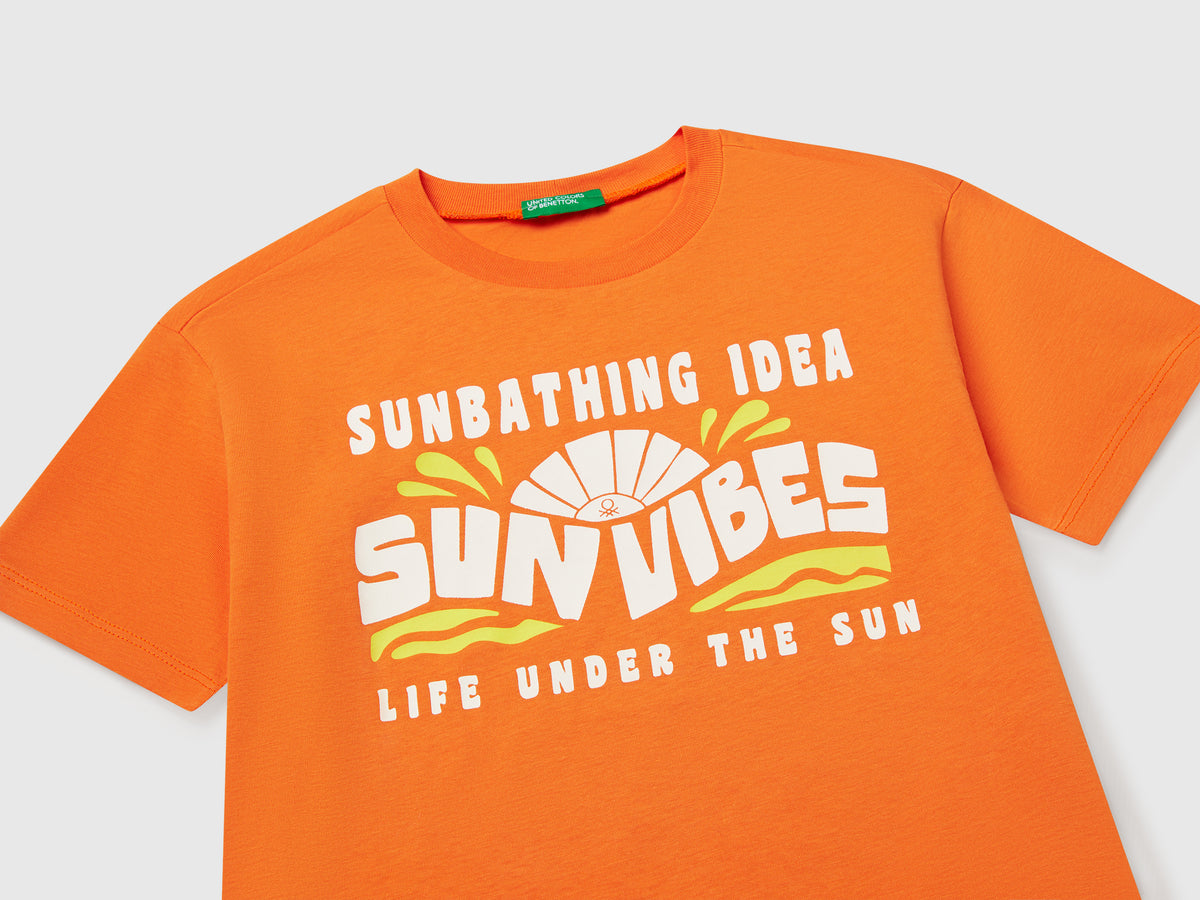 T-shirt con stampa fluo