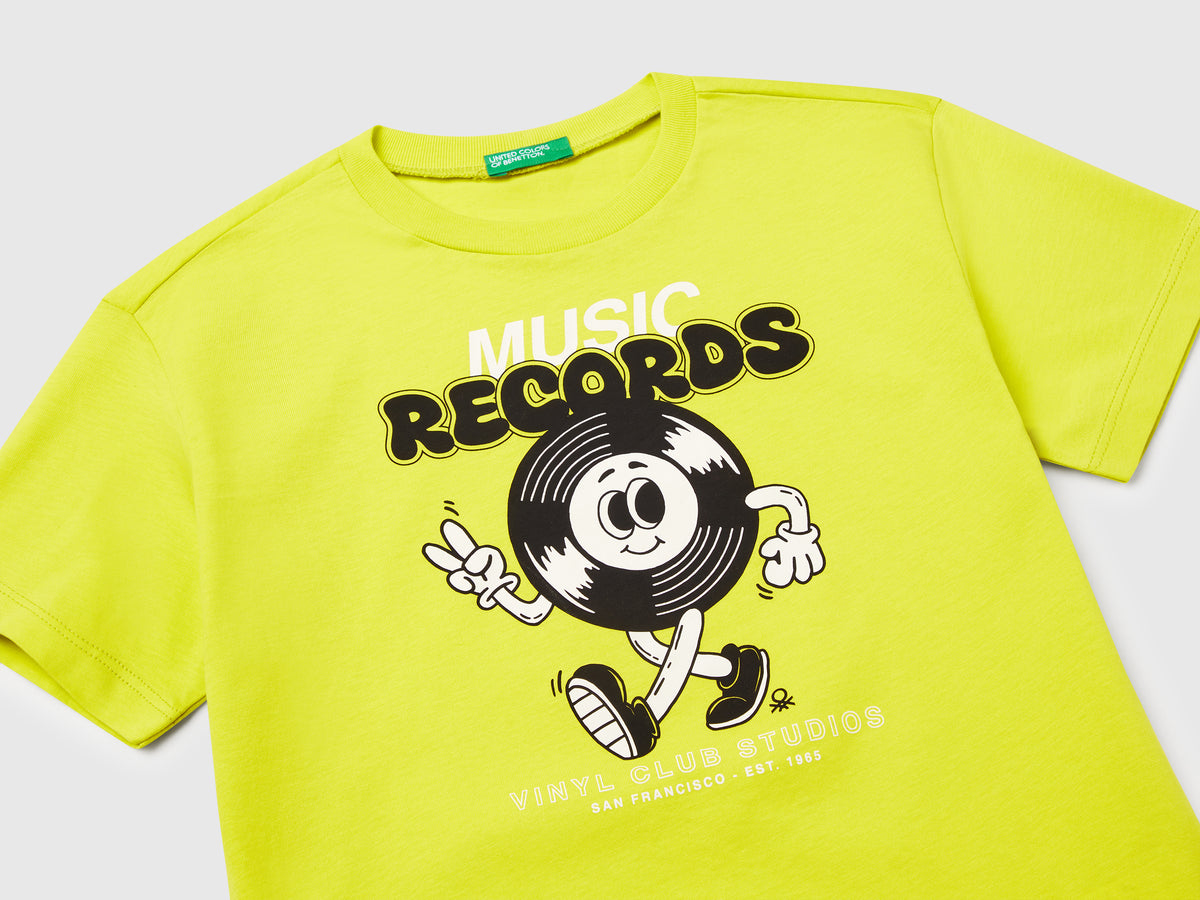 T-shirt con stampa fluo