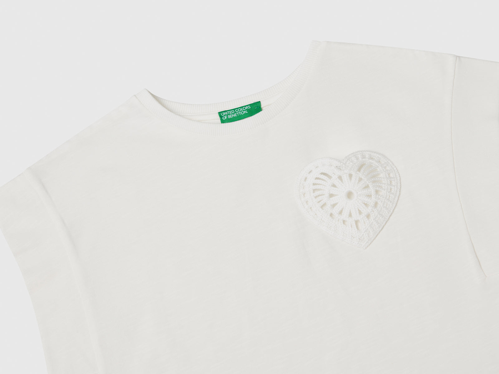 T-shirt con patch macramè da bambina bianco panna 3 | Benetton Outlet