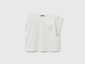 T-shirt con patch macramè