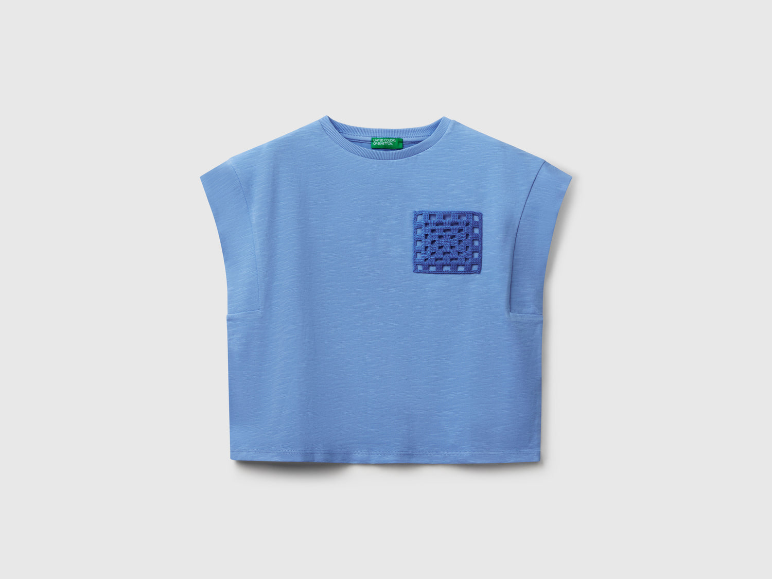 T-shirt con patch macramè da bambina celeste | Benetton Outlet