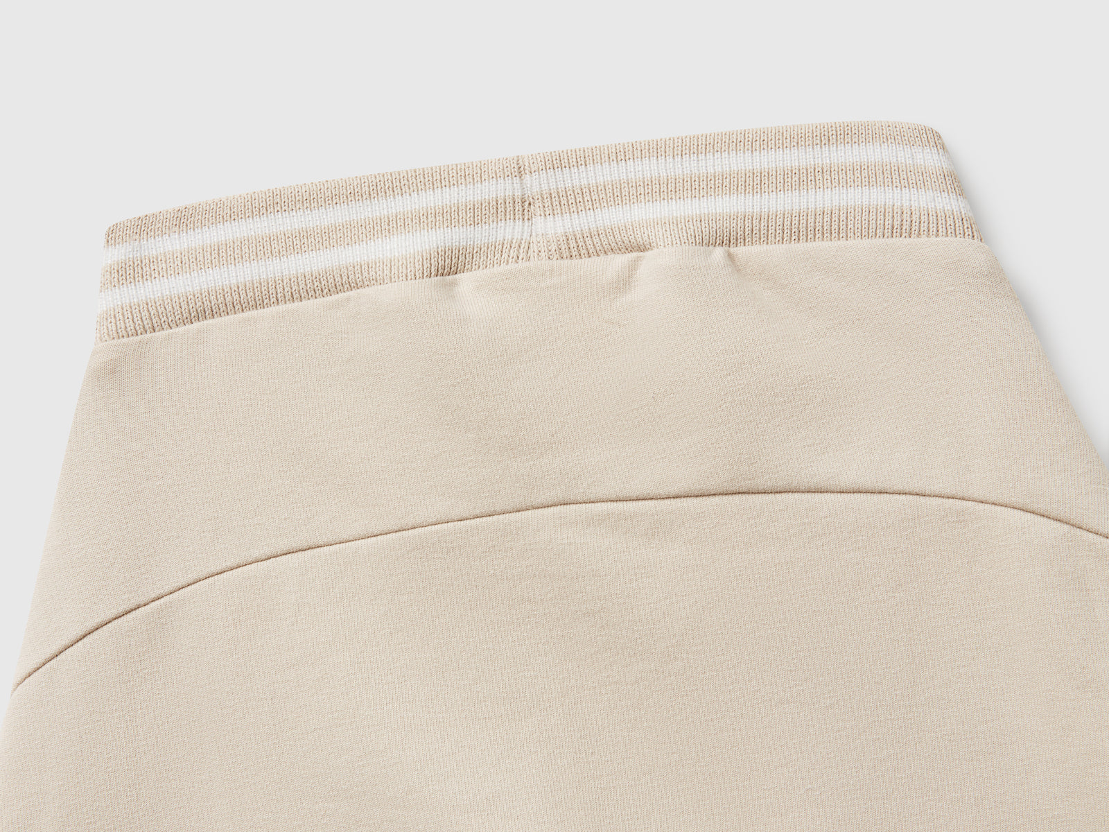 Completino in felpa leggera da neonato beige 3 | Benetton Outlet