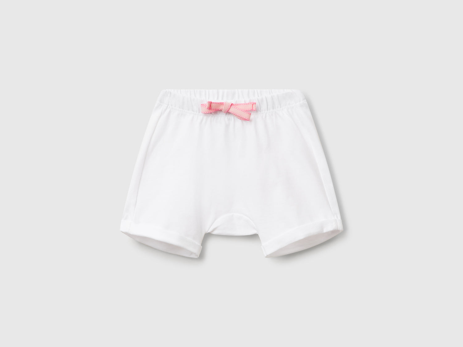 Shorts con patch sul retro da neonato bianco | Benetton Outlet