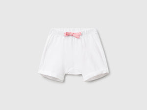 Shorts con patch sul retro