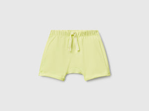 Shorts con patch sul retro