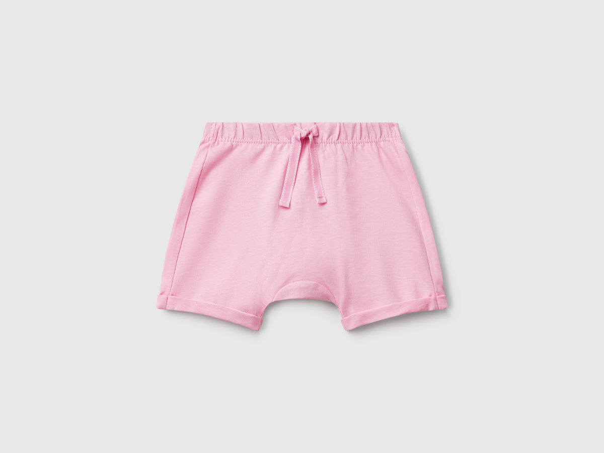 Shorts con patch sul retro