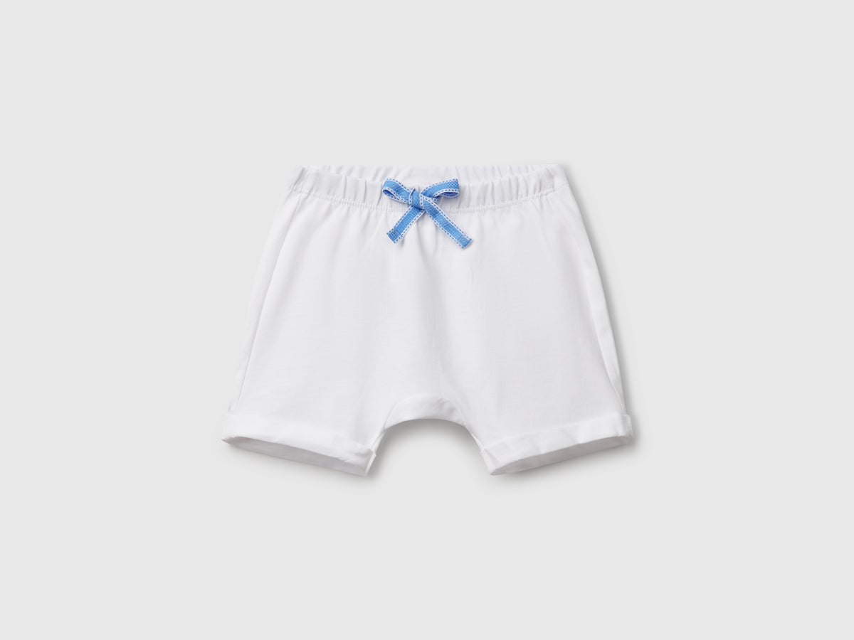 Shorts con patch sul retro