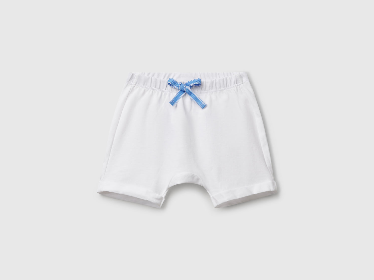 Shorts con patch sul retro da neonato bianco | Benetton Outlet