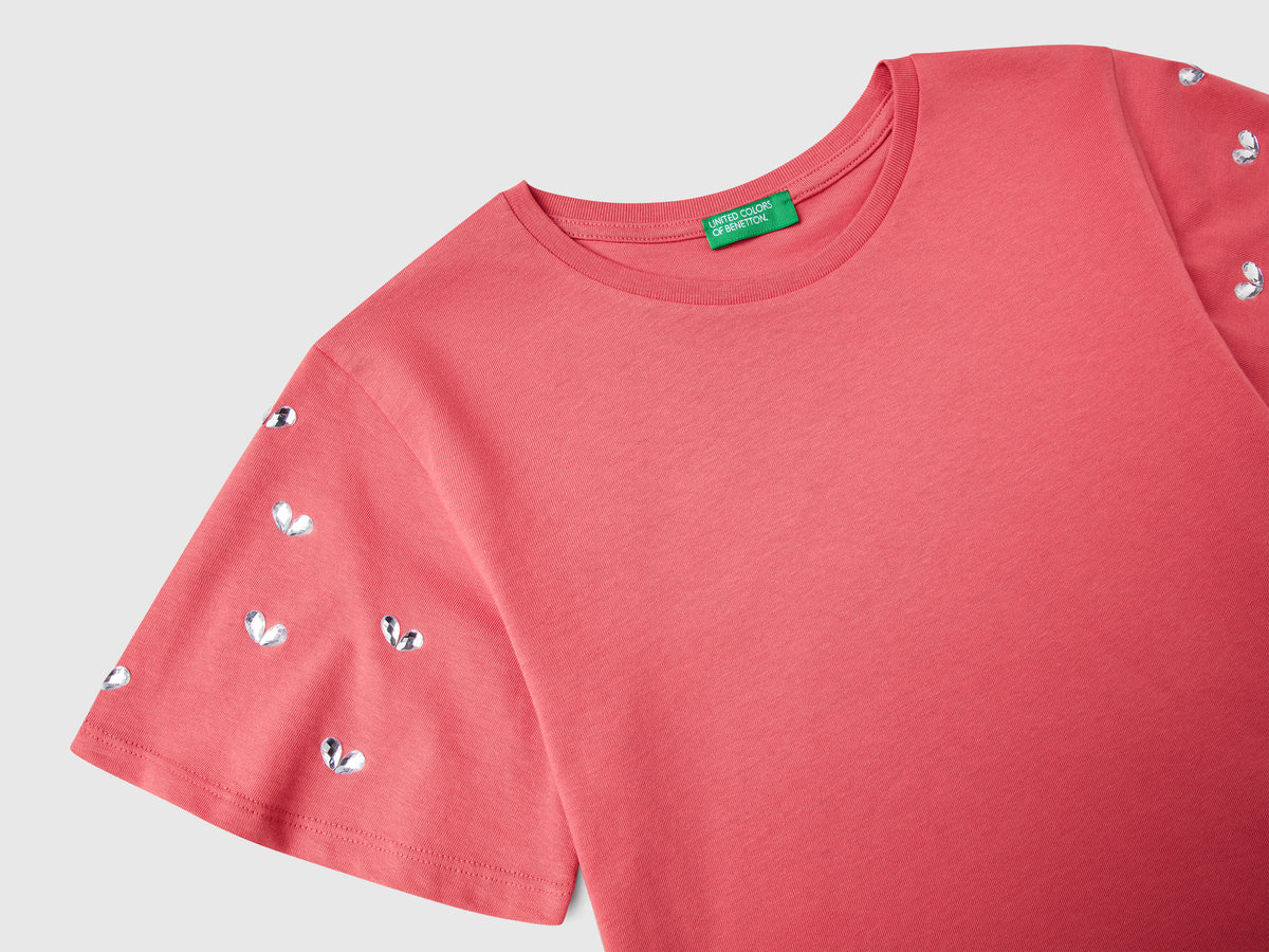 T-shirt con manica strass