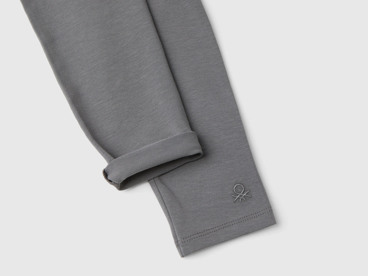 Leggings in cotone stretch con logo