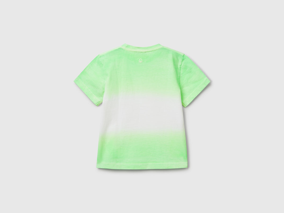 T-shirt dip-dye con ricamo