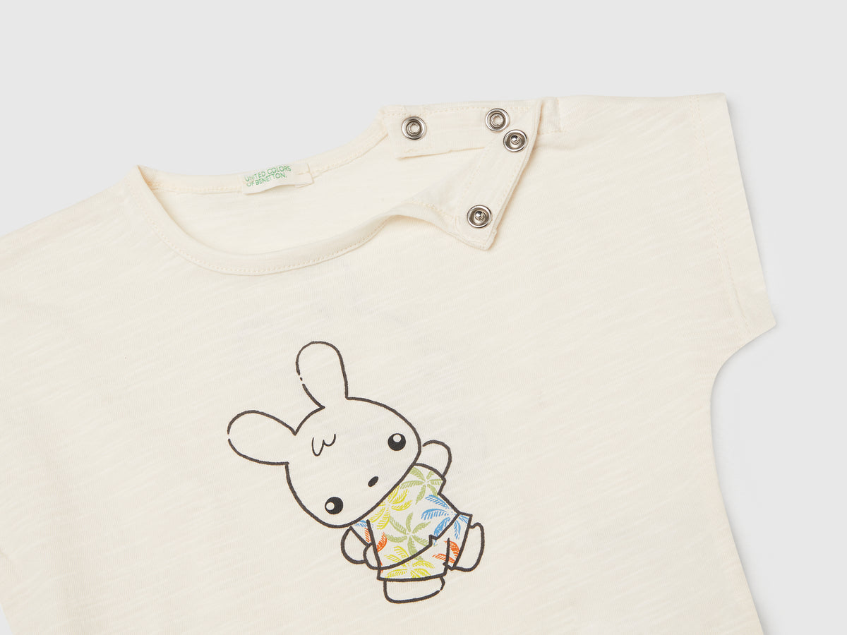 Completo leggero t-shirt e shorts