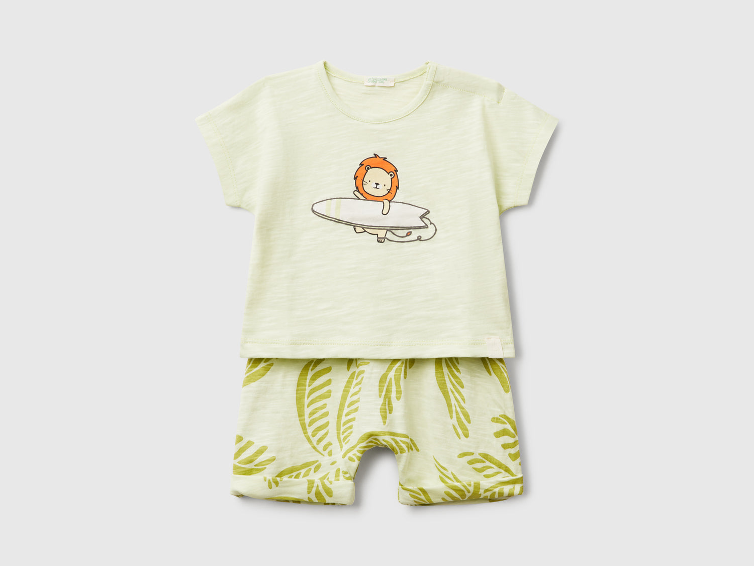 Completo leggero t-shirt e shorts da neonato verde chiaro | Benetton Outlet