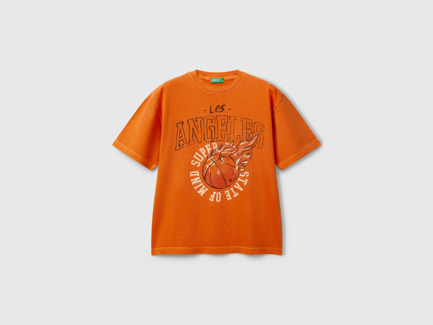T-shirt con stampa davanti e dietro da bambino arancione | Benetton Outlet