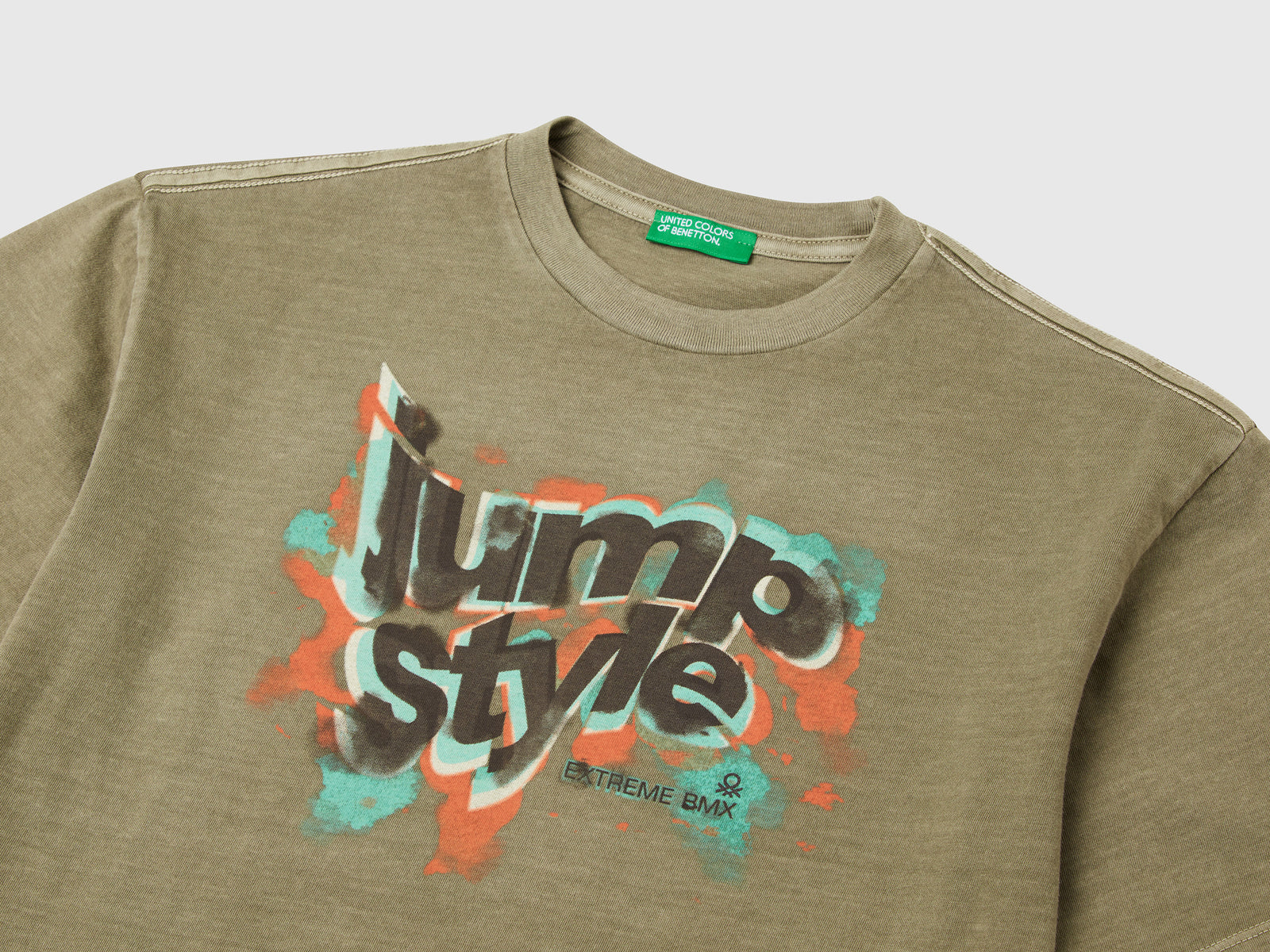 T-shirt con stampa davanti e dietro da bambino verde militare 3 | Benetton Outlet