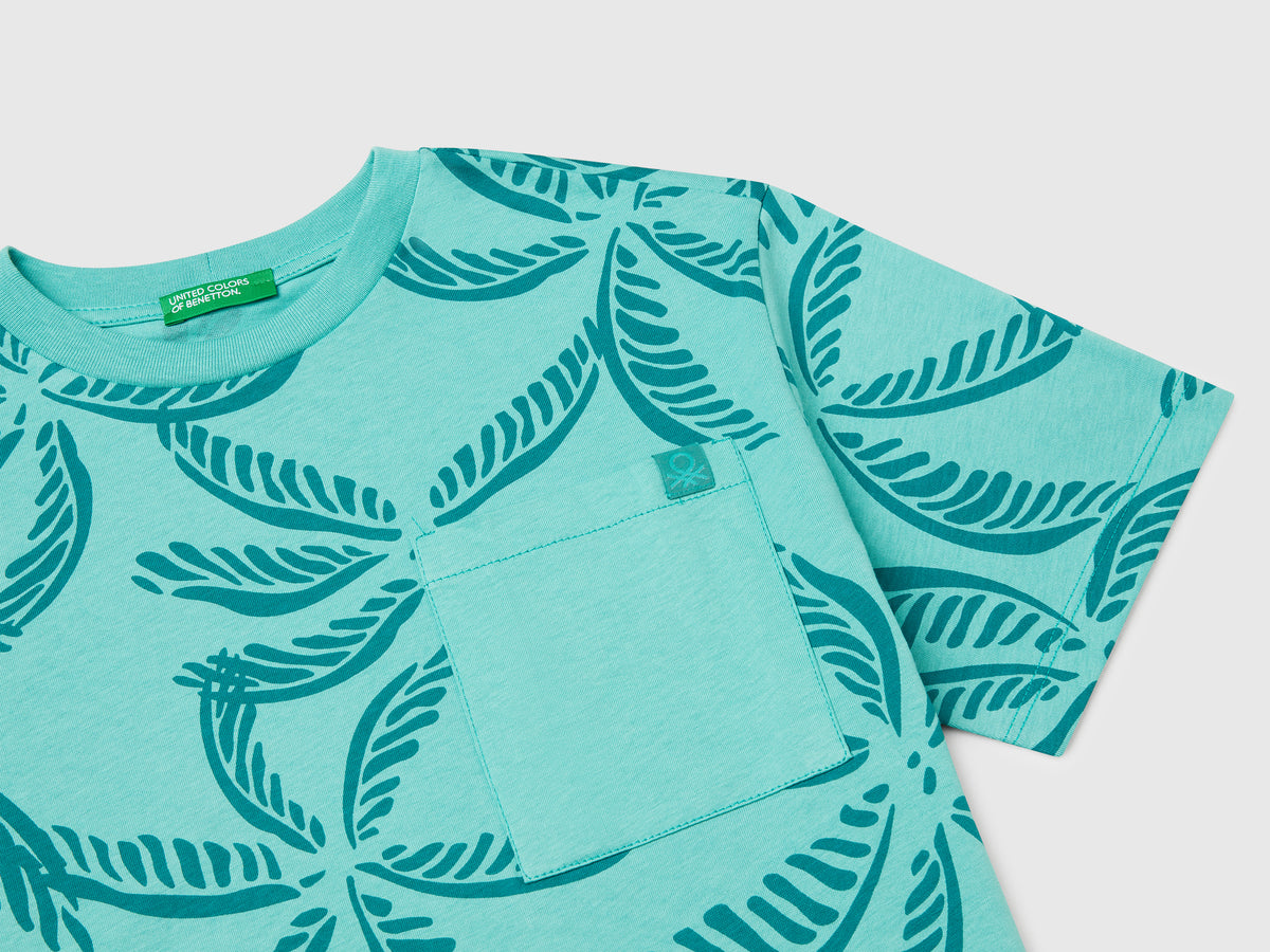 T-shirt con stampa tropicale