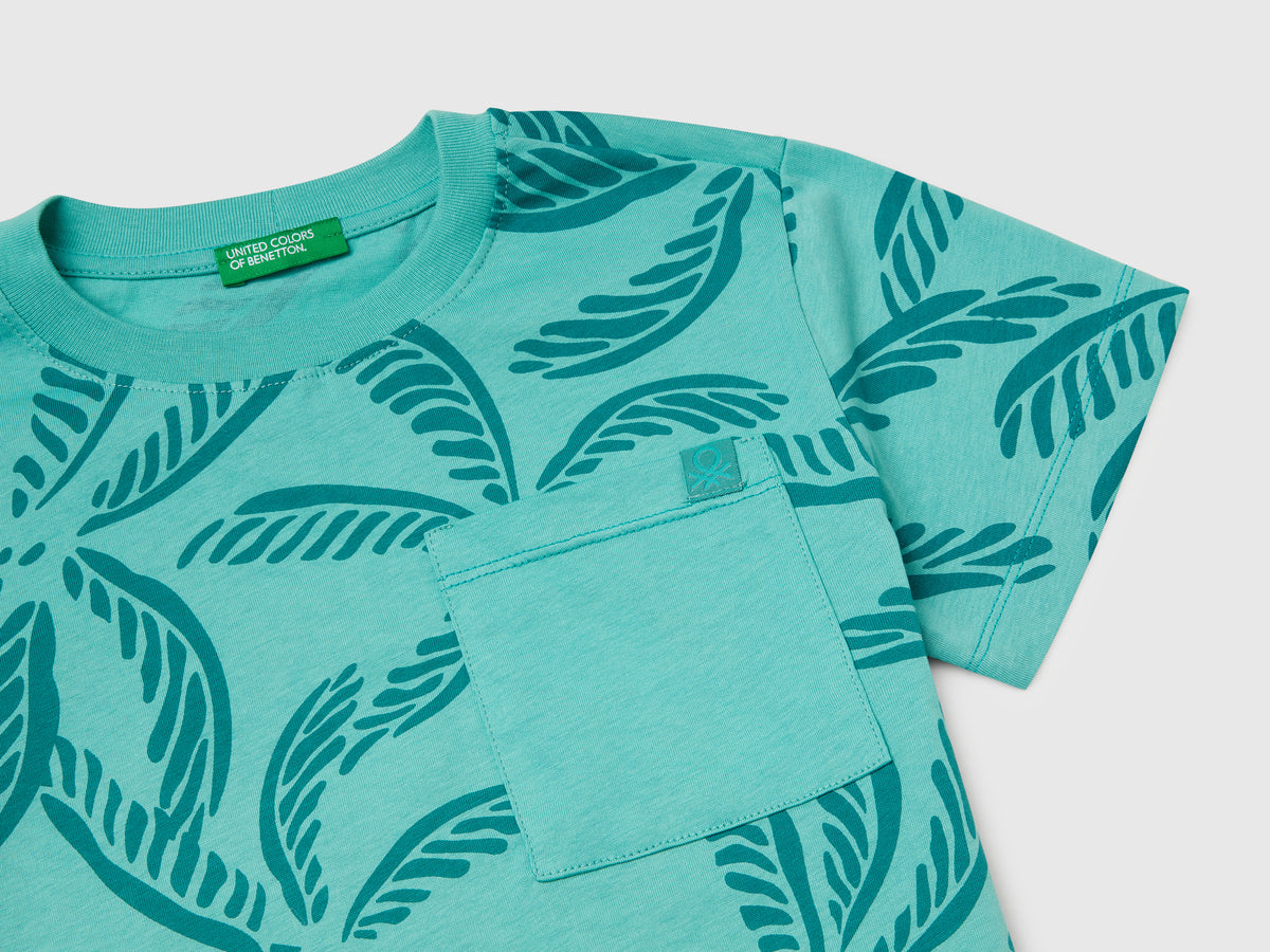 T-shirt con stampa tropicale