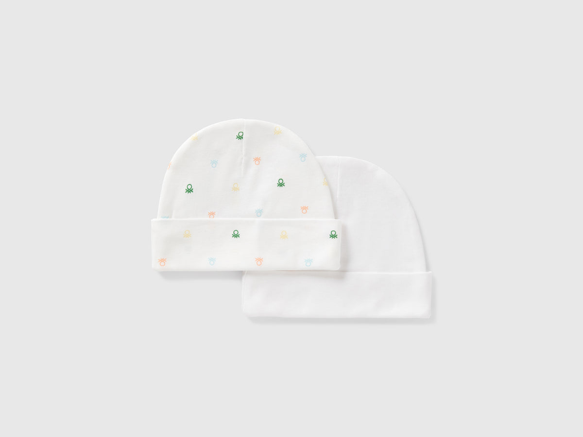 Due cappellini in cotone