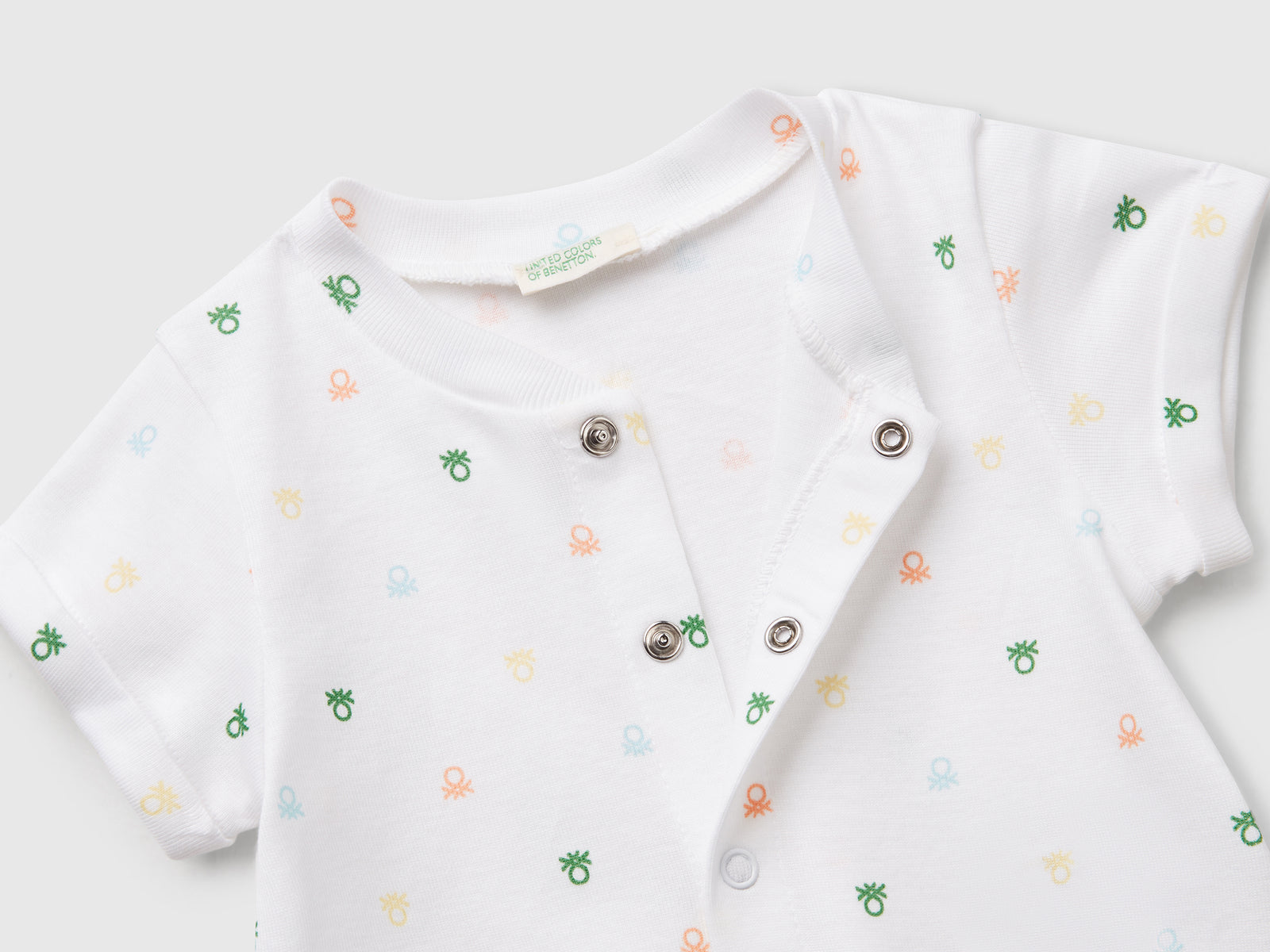 Tutina con stampa loghi da neonato bianco 3 | Benetton Outlet