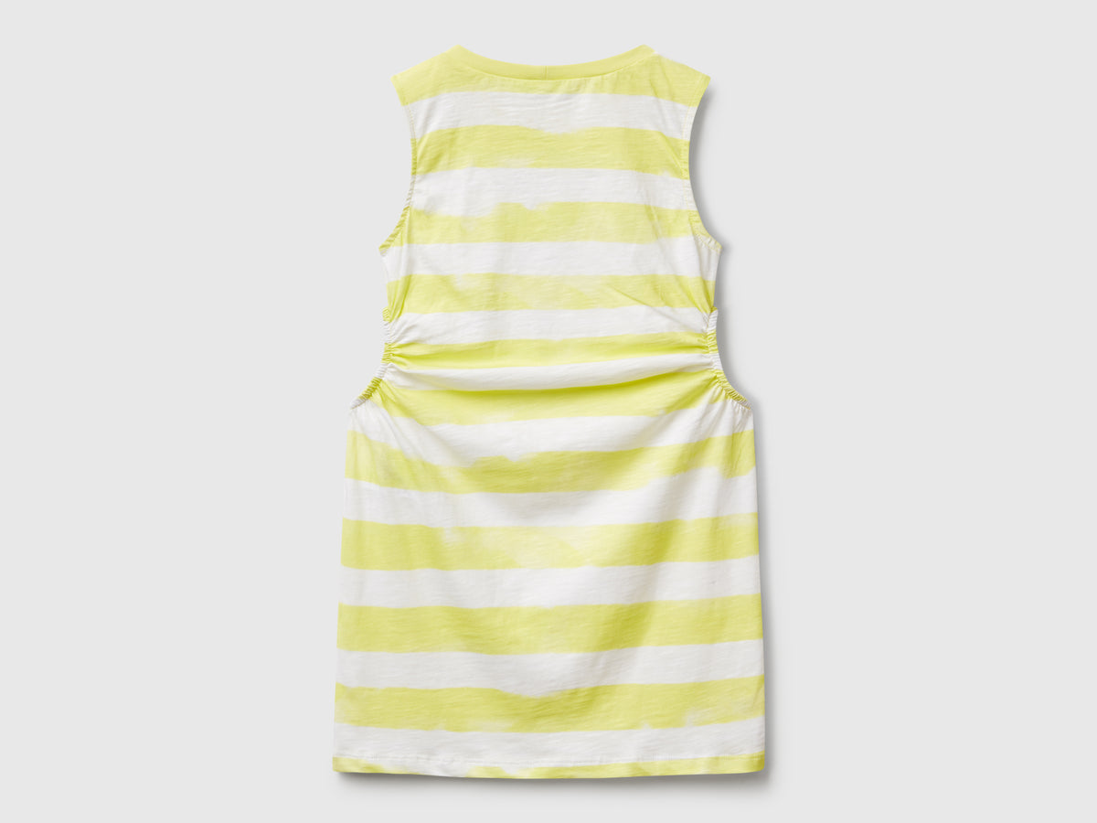 Vestito a righe con oblò