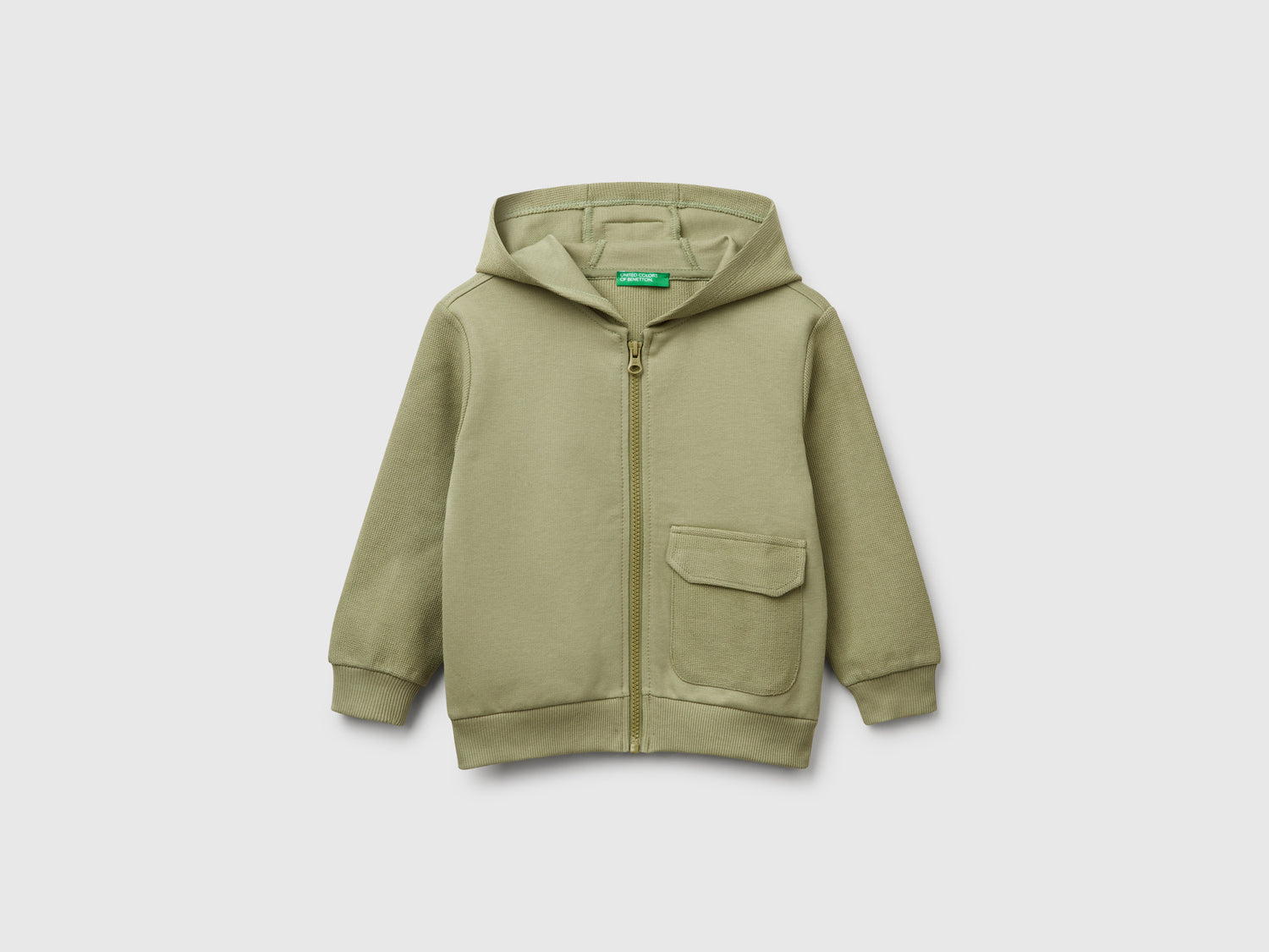 Felpa con cappuccio e taschino da bimbo verde oliva | Benetton Outlet