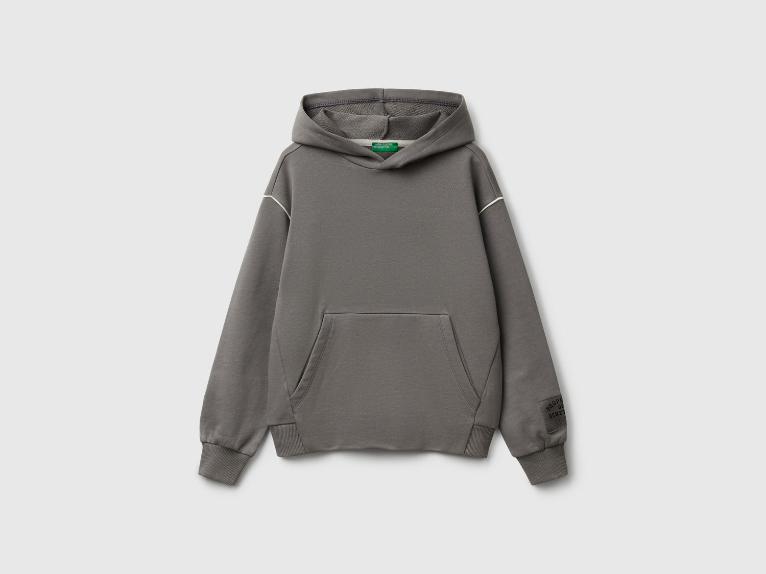 Felpa con tasca a marsupio da bambino grigio scuro | Benetton Outlet