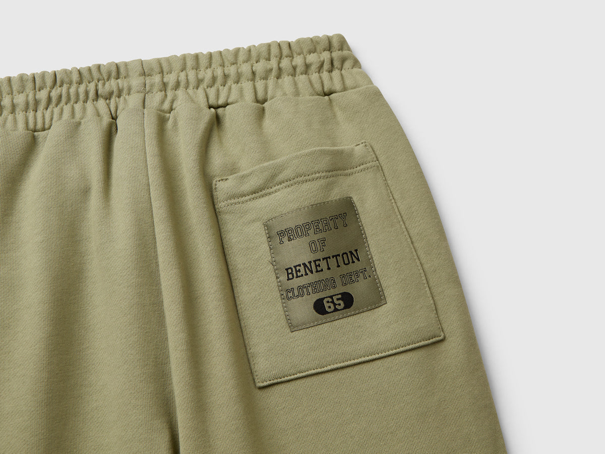 Pantaloni in felpa con piping