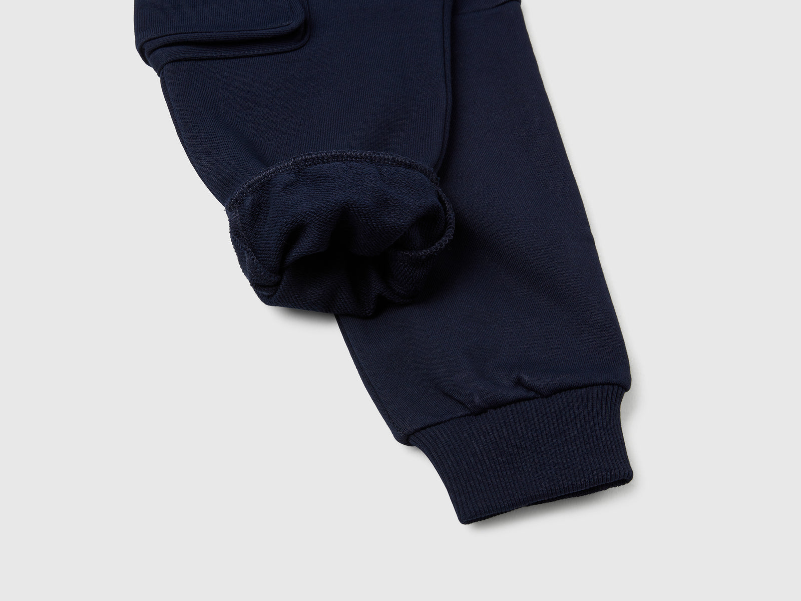 Pantaloni cargo in felpa da bambino blu scuro 3 | Benetton Outlet