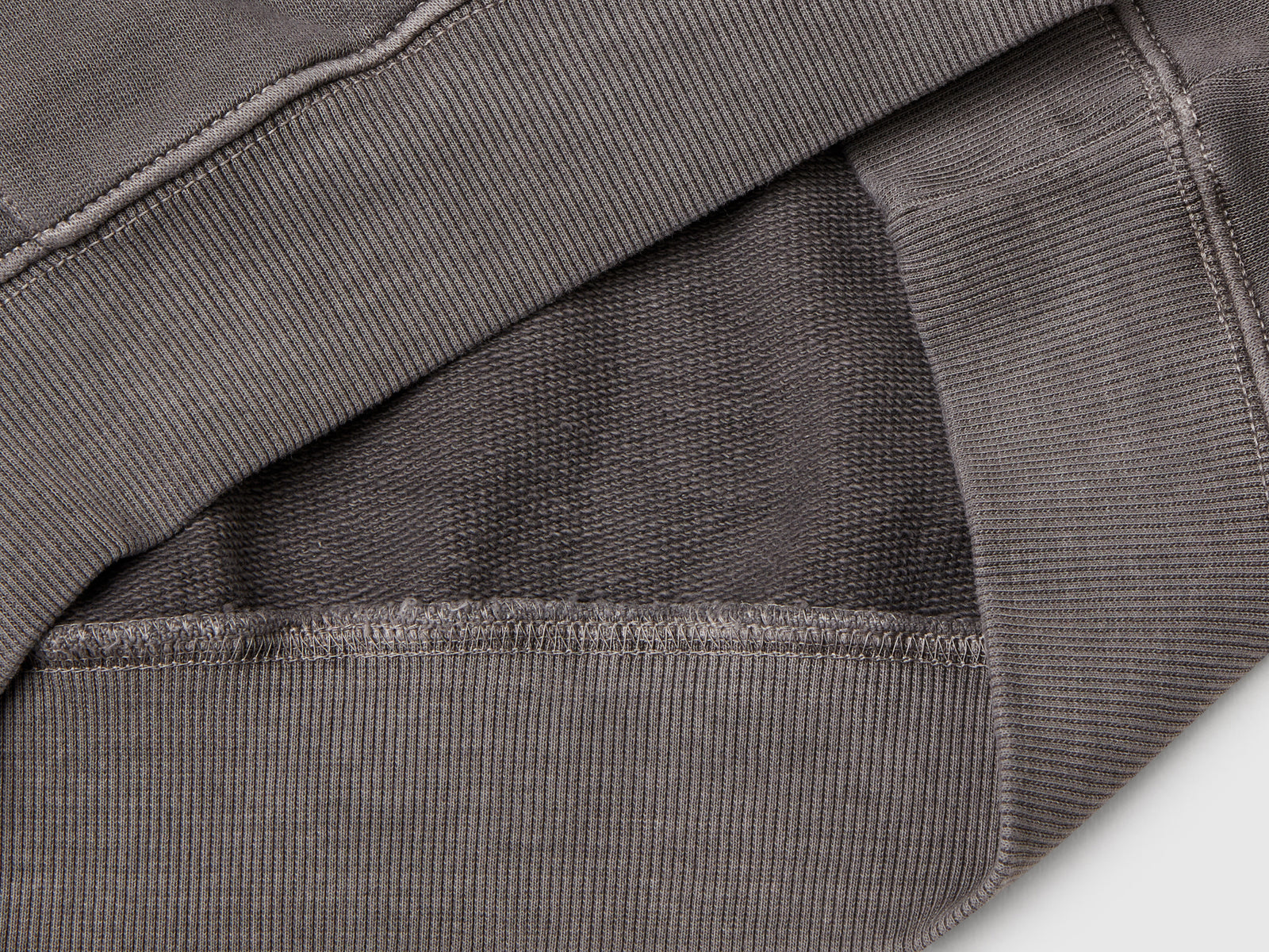 Felpa oversize con stampa da bambino grigio 3 | Benetton Outlet