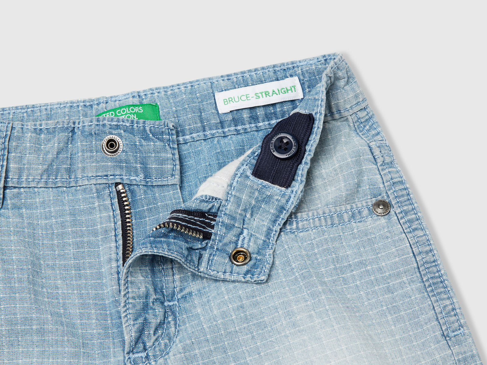 Pantaloni corti straight a quadri da bimbo azzurro 3 | Benetton Outlet