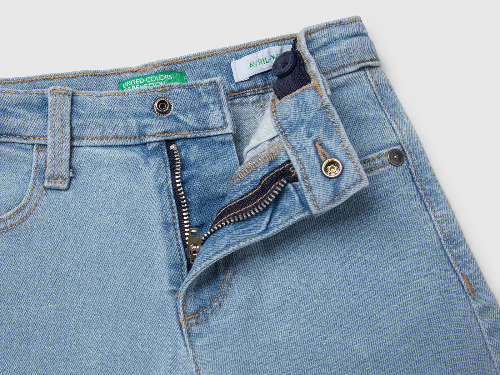 Jeans in misto cotone da bimba azzurro 3 | Benetton Outlet