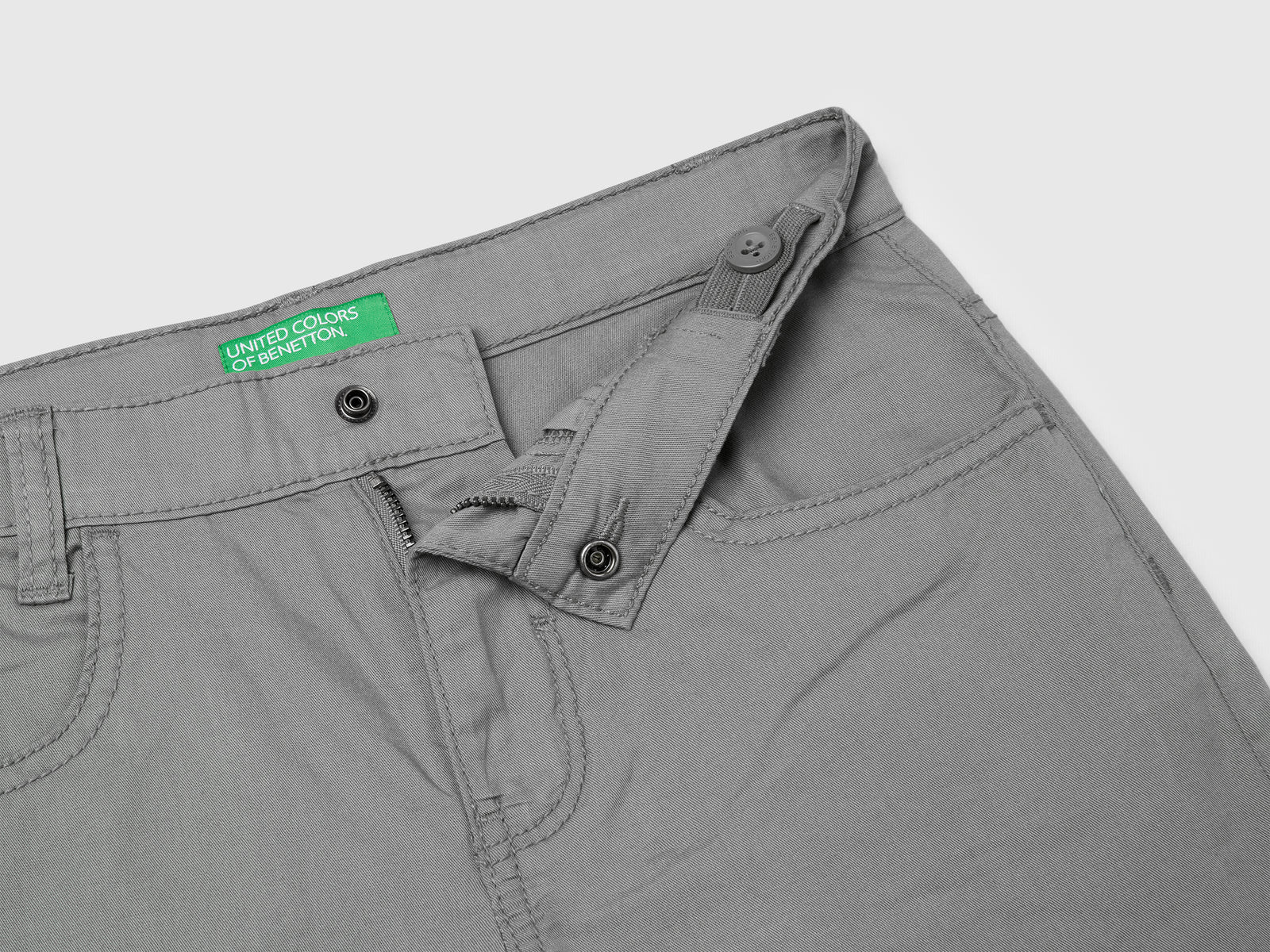 Bermuda leggeri da bambino grigio 3 | Benetton Outlet
