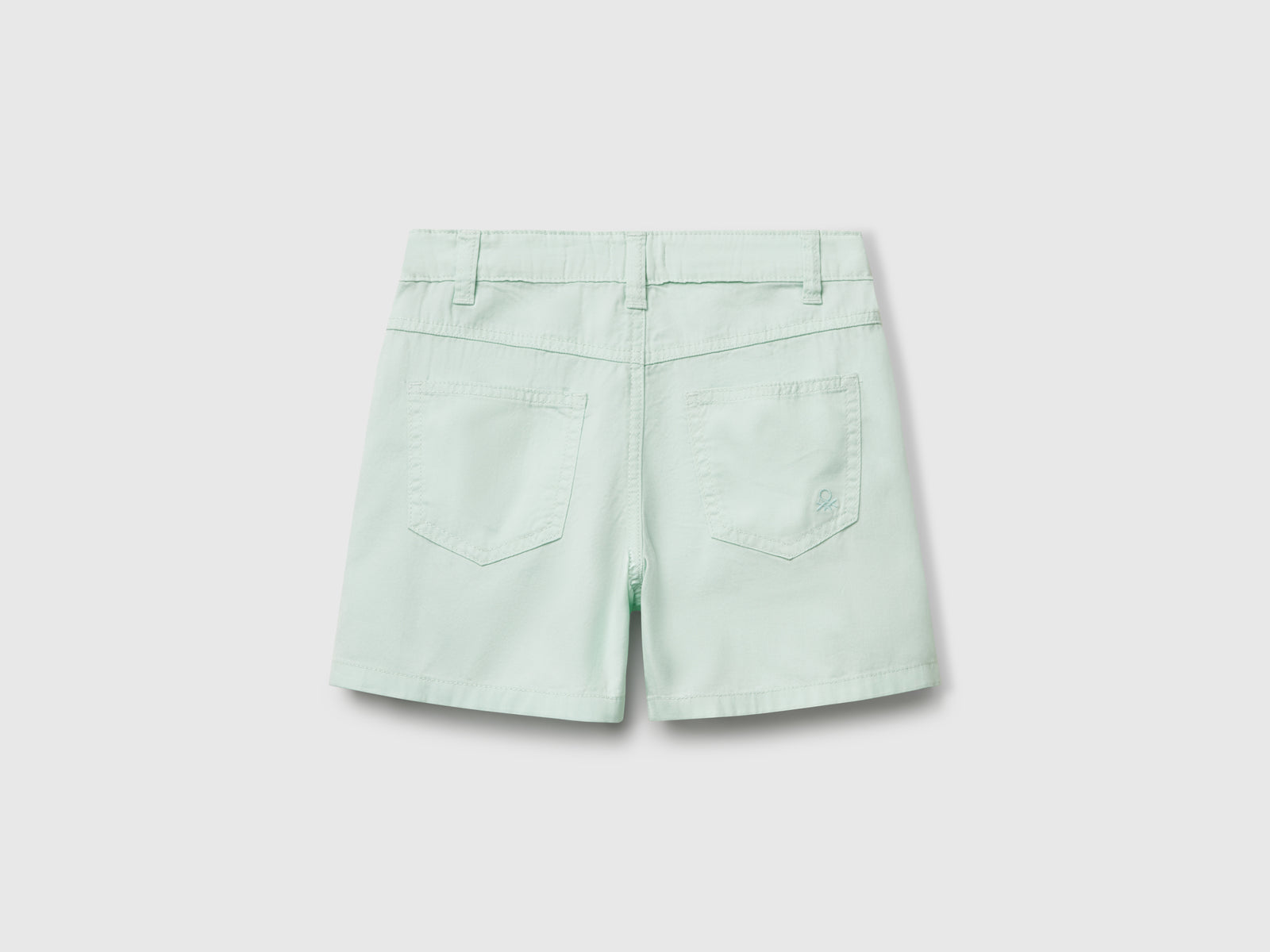 Shorts in puro cotone da bambina verde acqua 2 | Benetton Outlet
