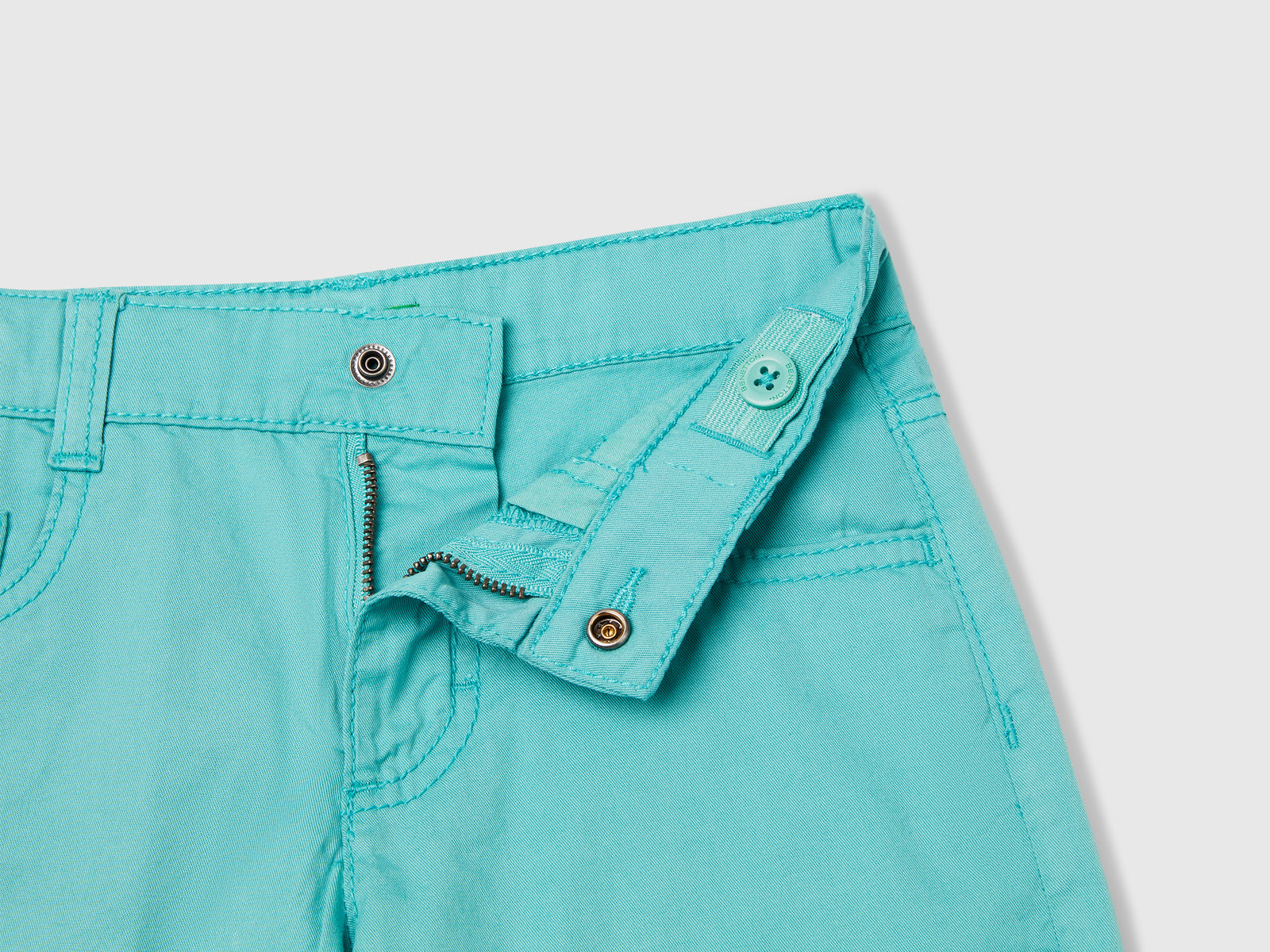 Bermuda cinque tasche da bimbo verde acqua 3 | Benetton Outlet
