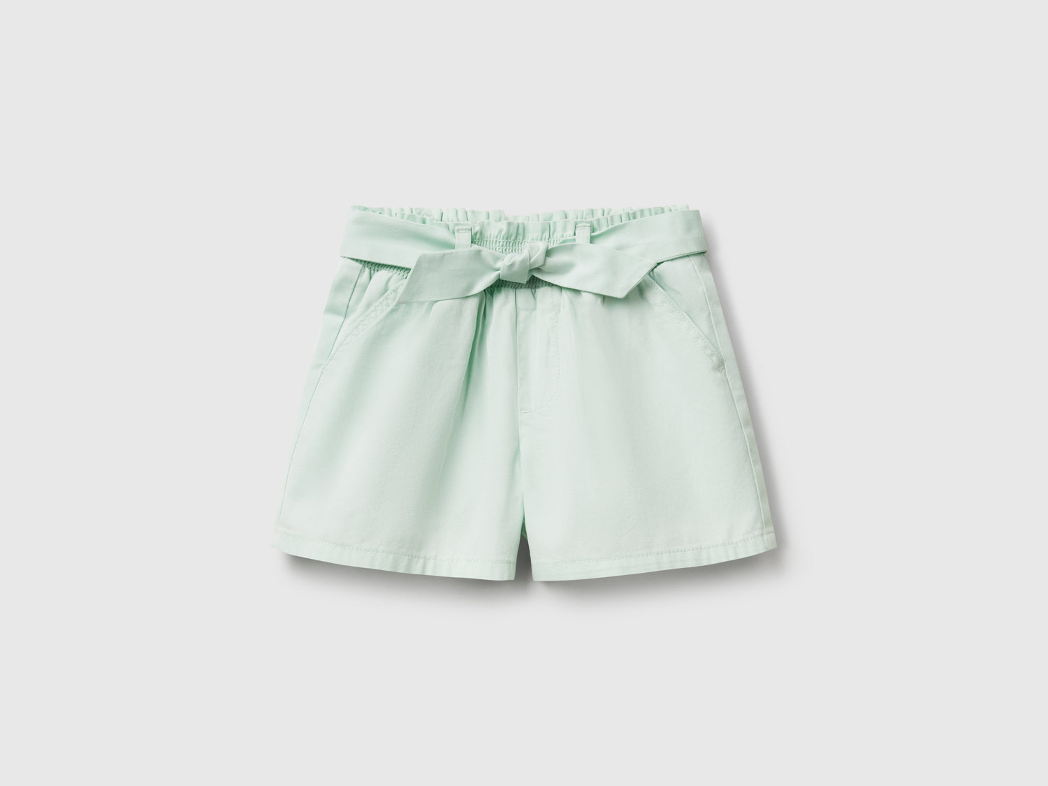 Pantaloni corti con fusciacca da bimba verde acqua | Benetton Outlet