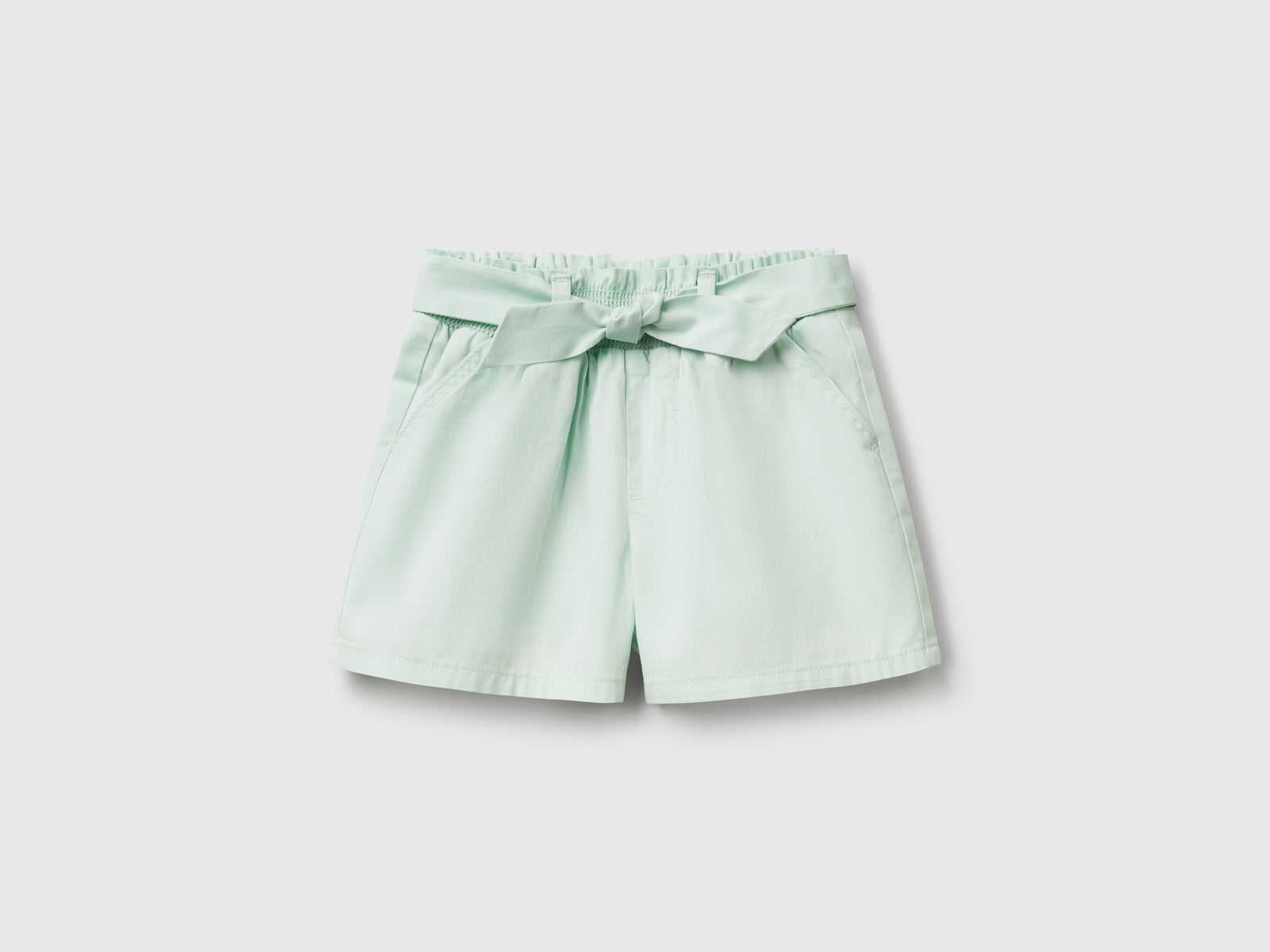 Pantaloni corti con fusciacca da bimba verde acqua | Benetton Outlet