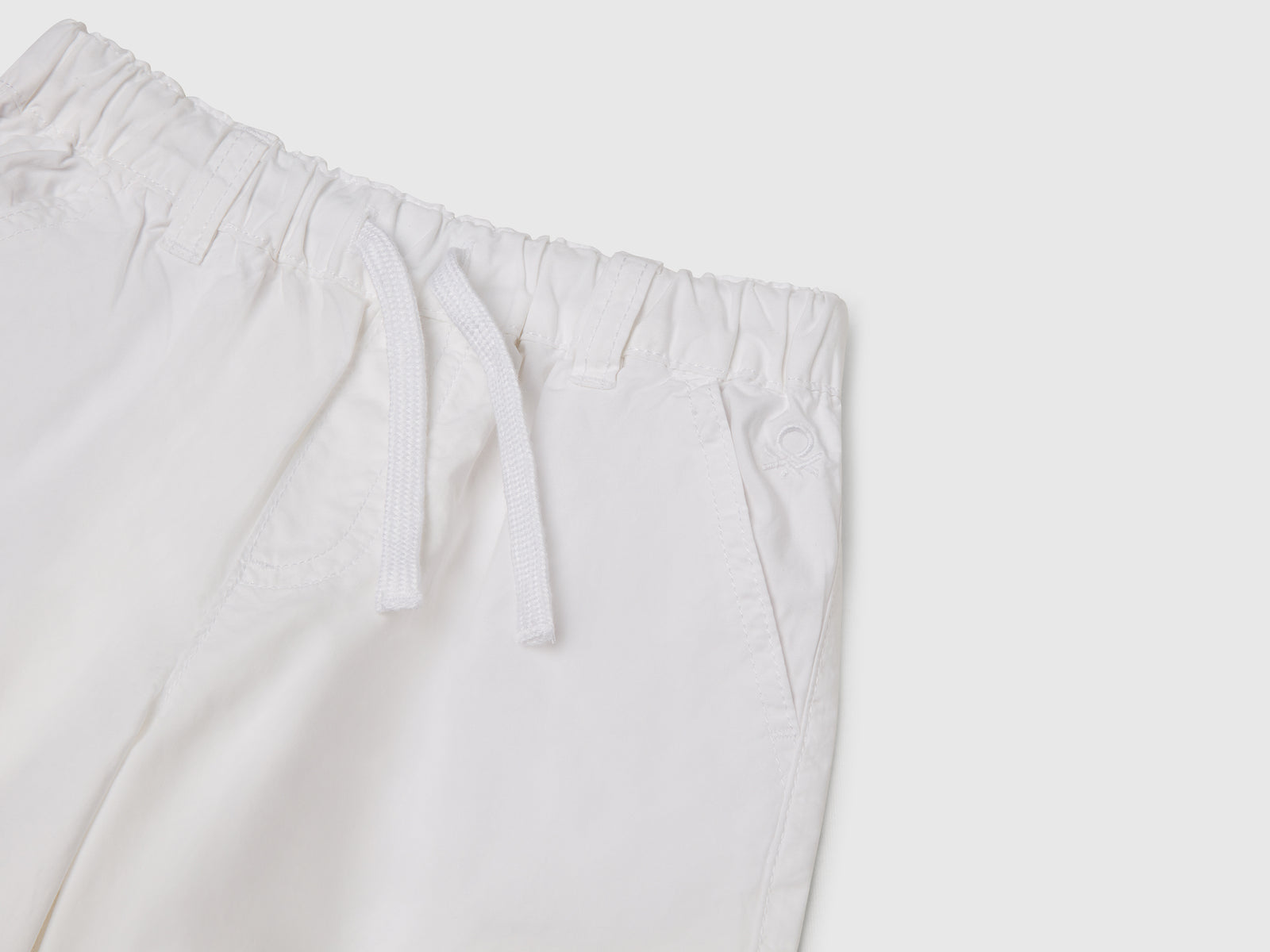 Shorts 100% cotone con coulisse da bimbo bianco 3 | Benetton Outlet
