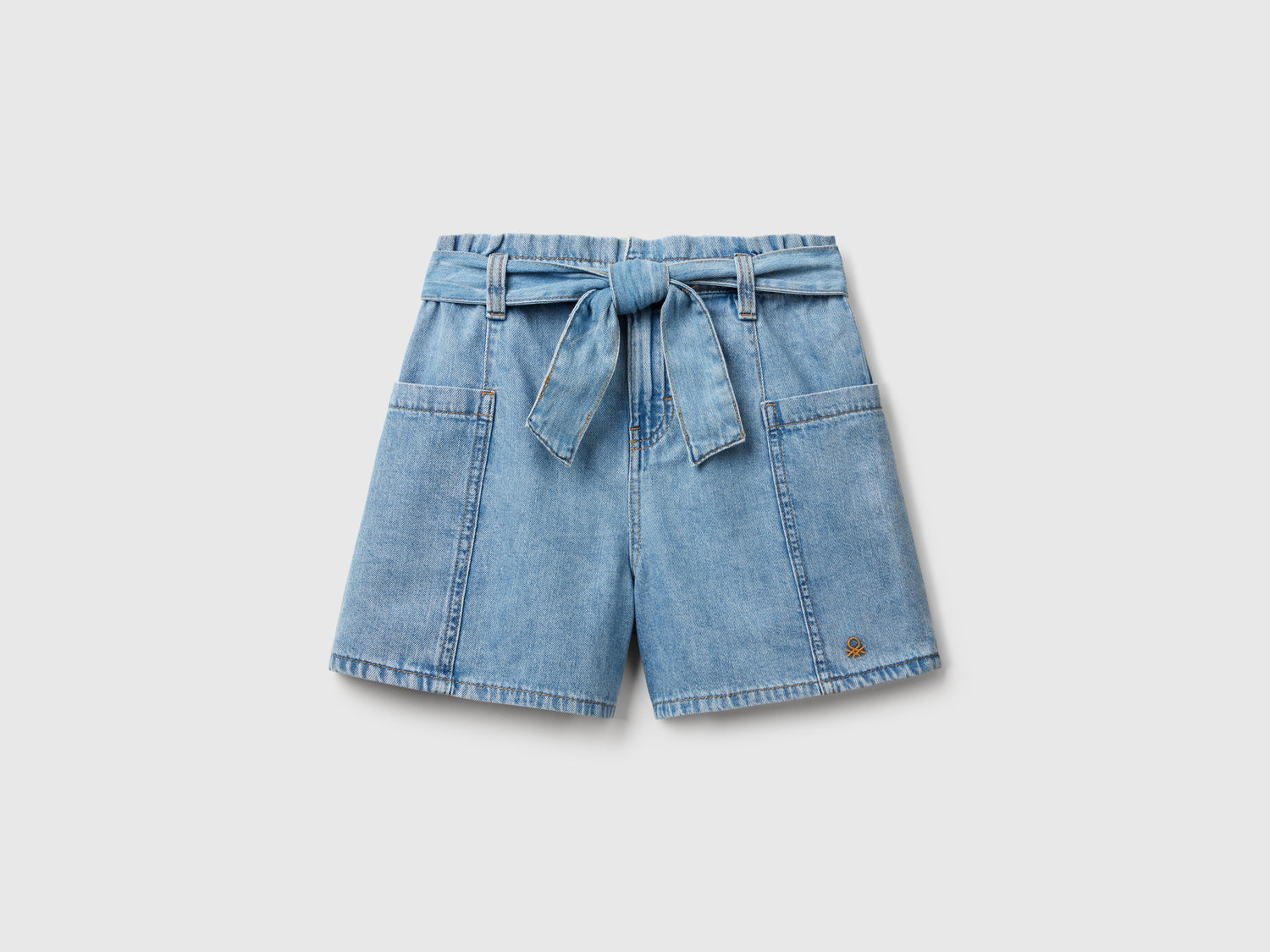 Bermuda paperbag di jeans leggero da bambina azzurro | Benetton Outlet
